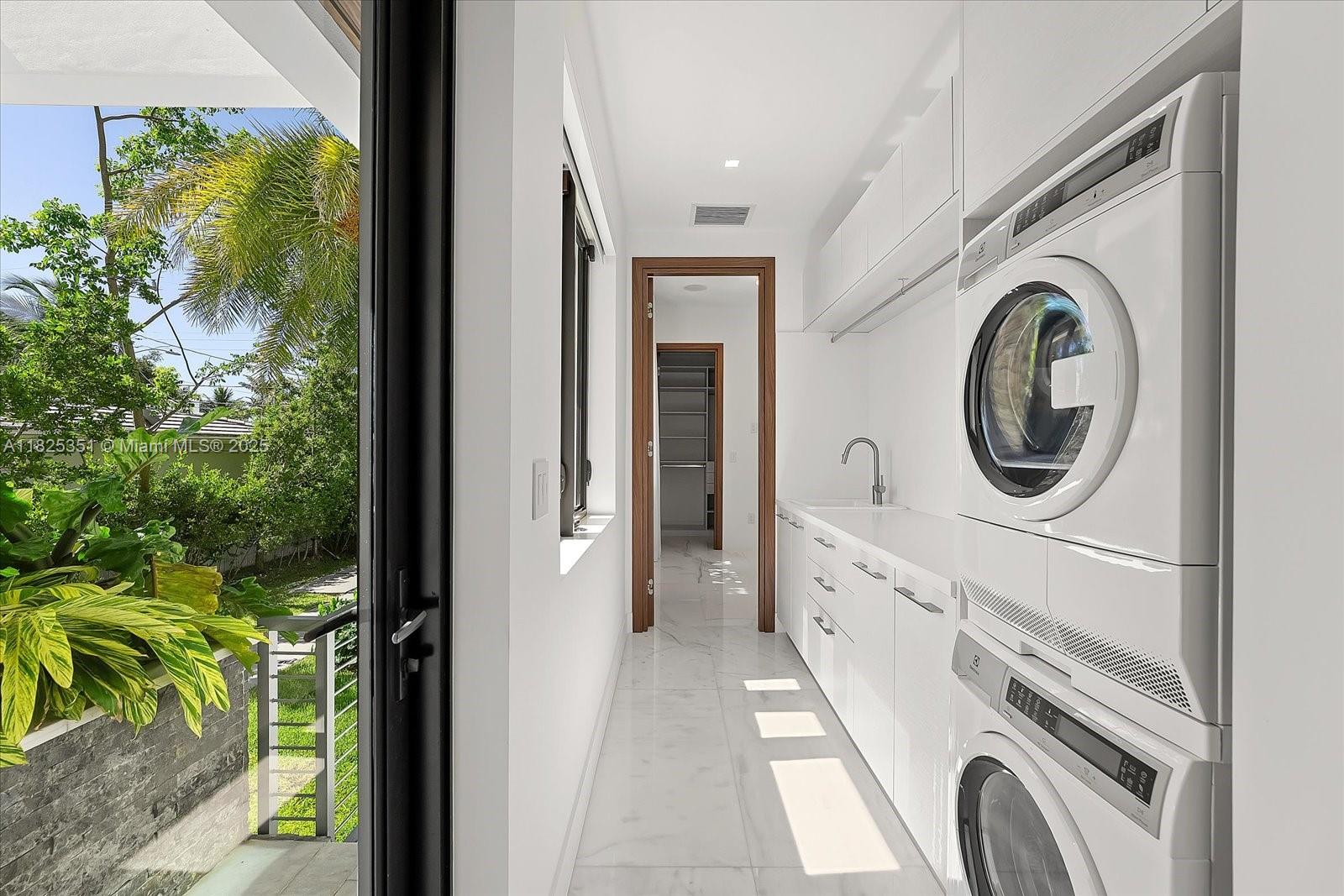 BISCAYNE BEACH-2ND ADDN - Residential