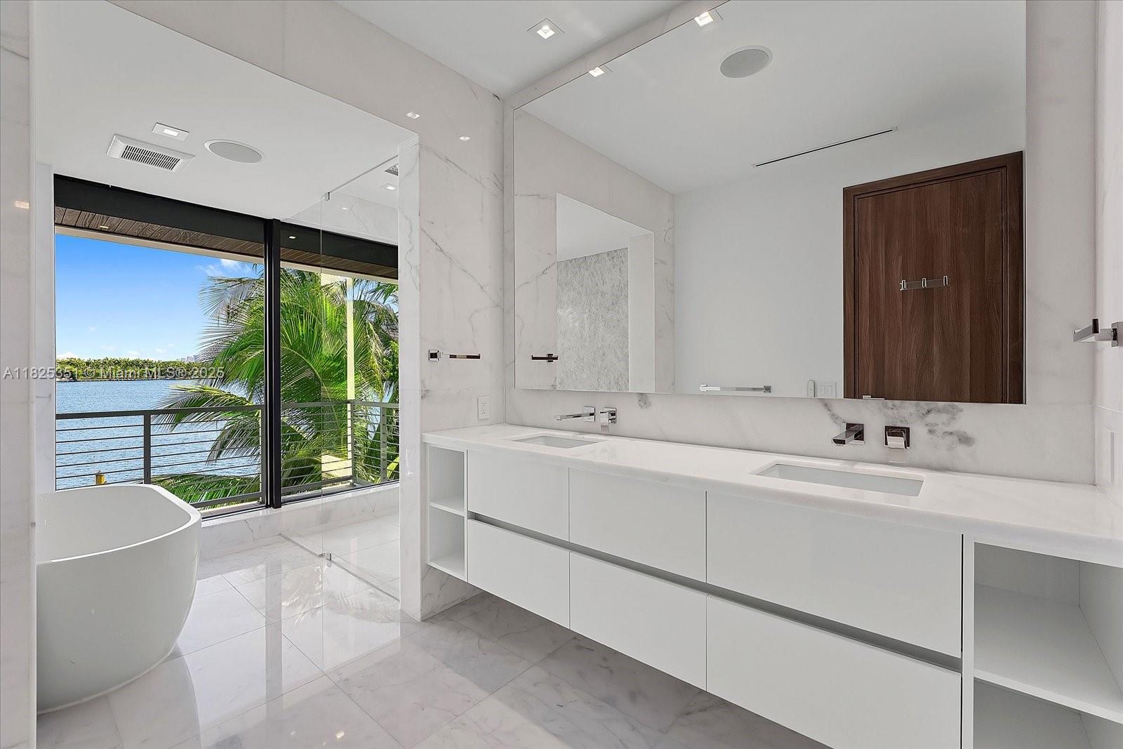 BISCAYNE BEACH-2ND ADDN - Residential