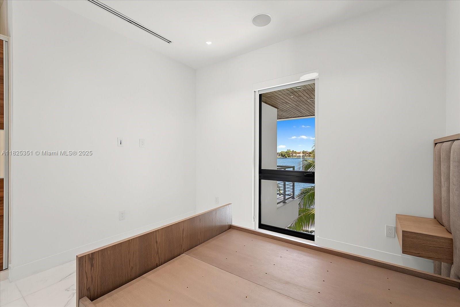 BISCAYNE BEACH-2ND ADDN - Residential