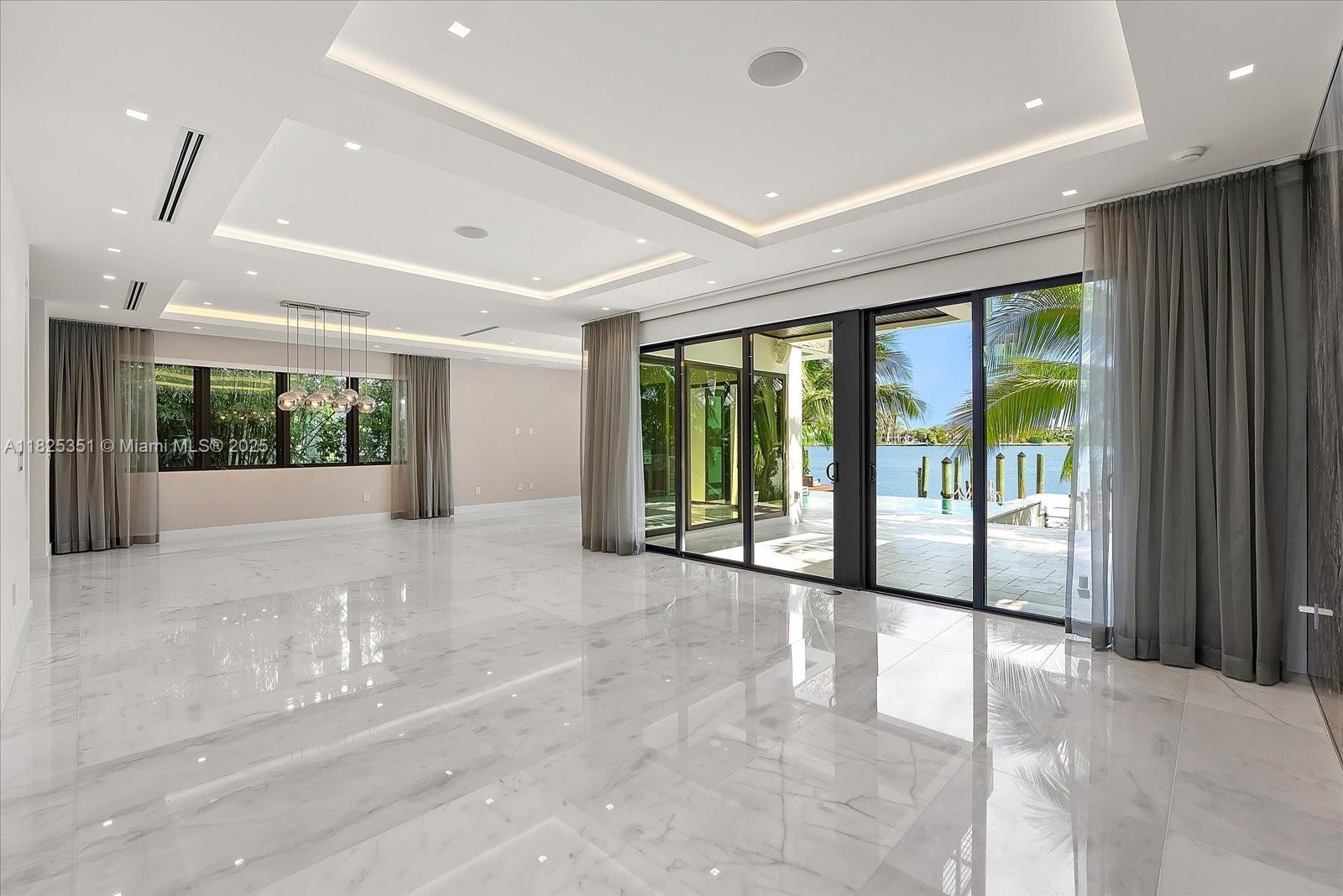 BISCAYNE BEACH-2ND ADDN - Residential