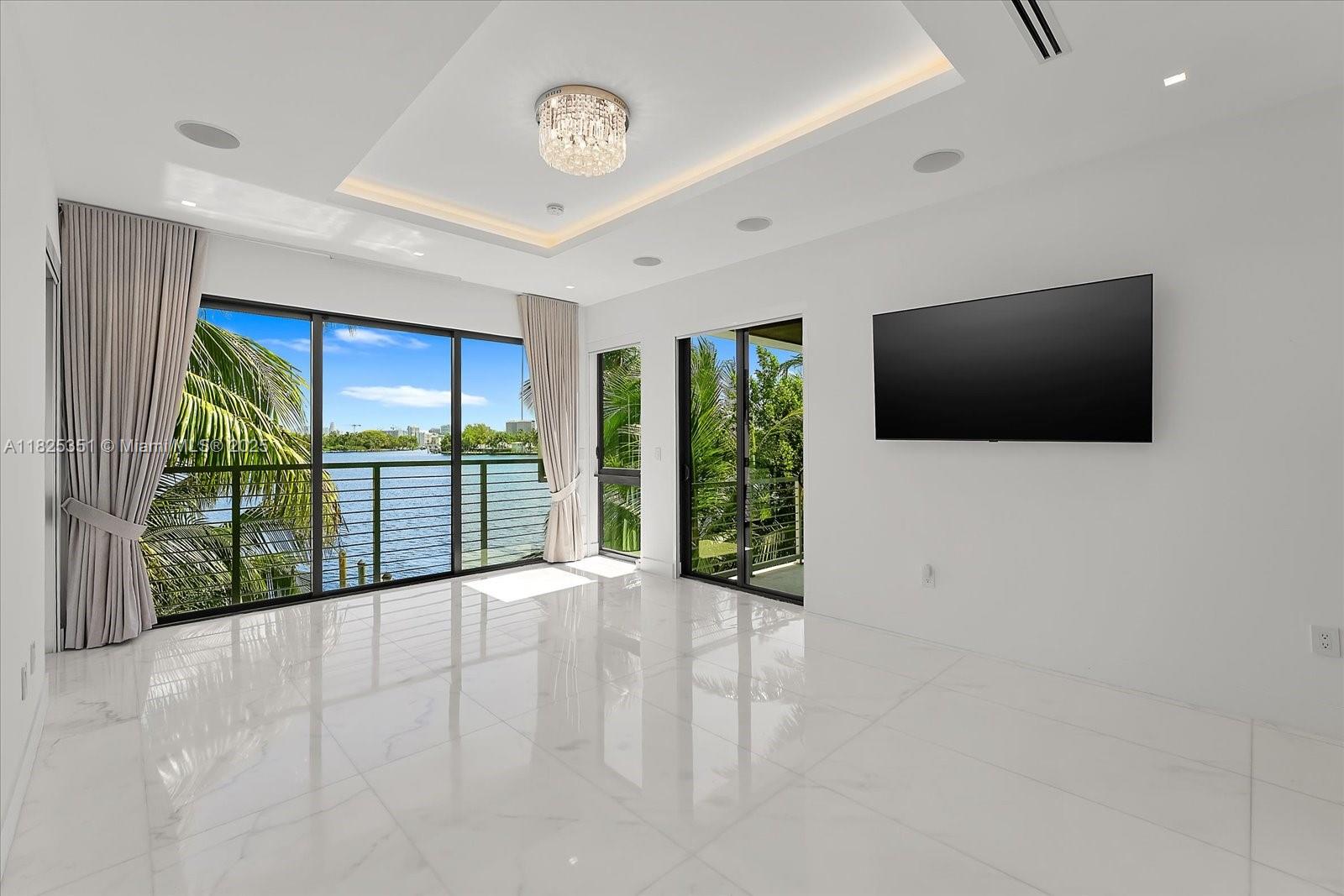 BISCAYNE BEACH-2ND ADDN - Residential