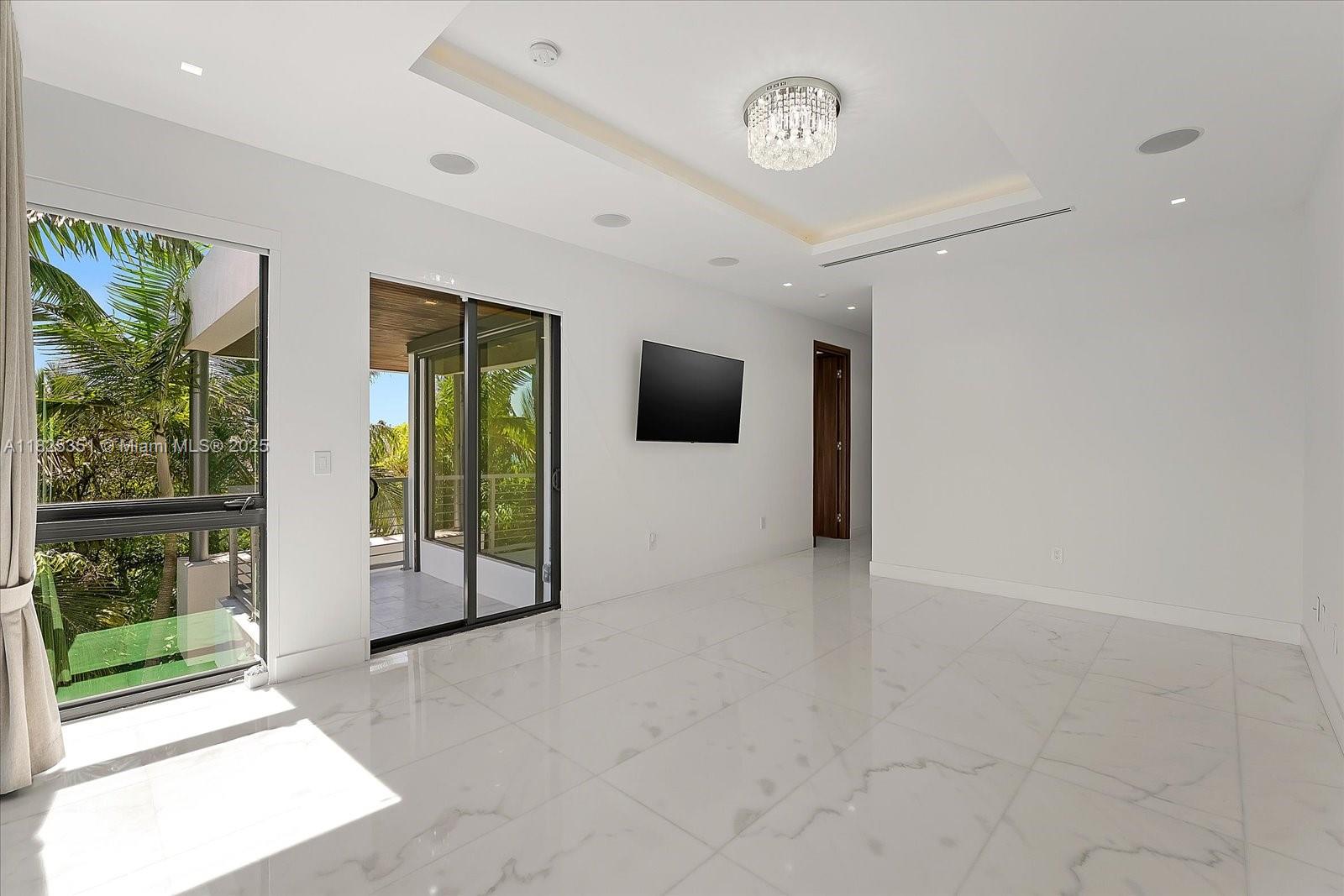 BISCAYNE BEACH-2ND ADDN - Residential