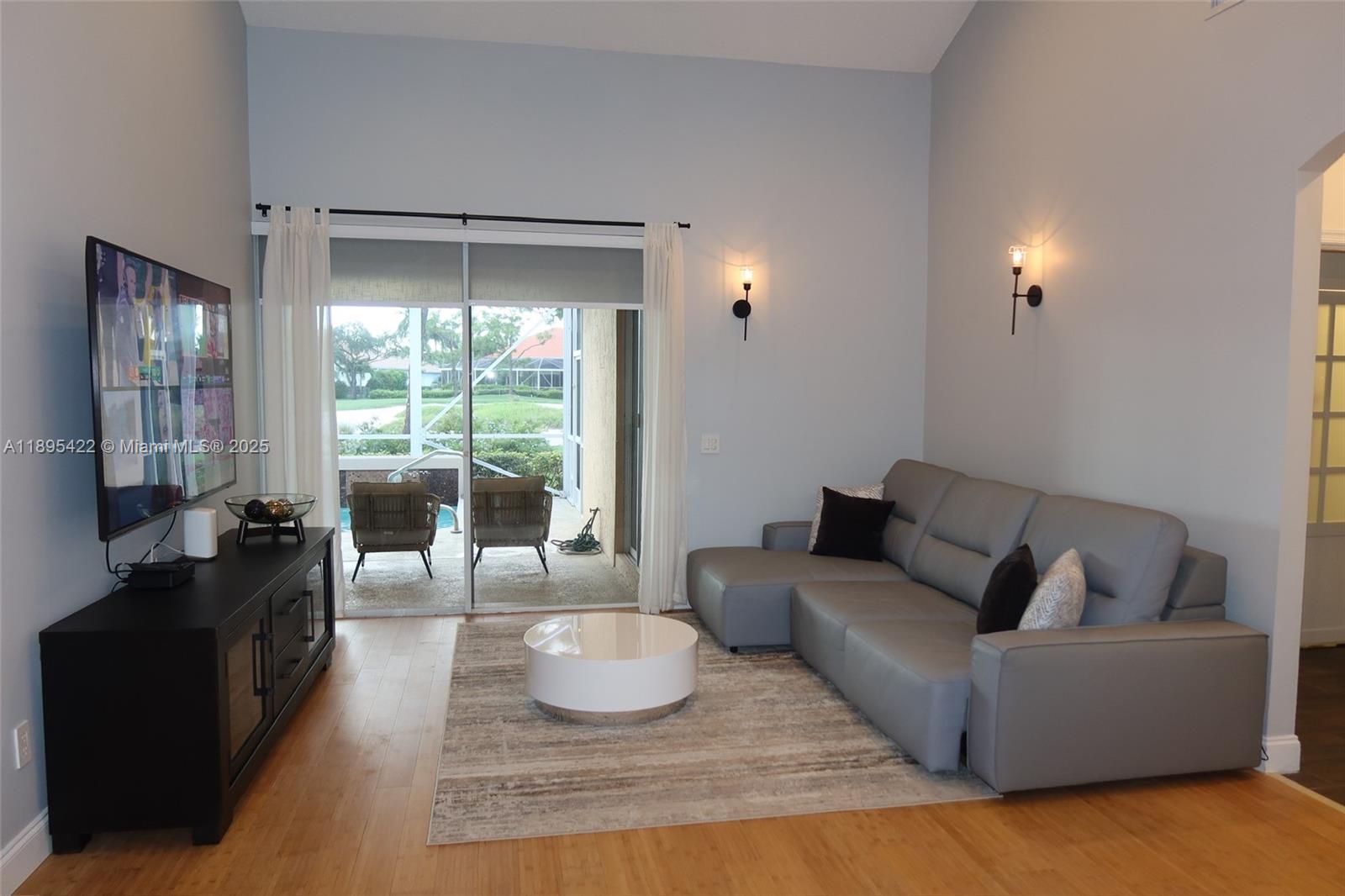 IBIS GOLF AND COUNTRY CLU - Residential Lease
