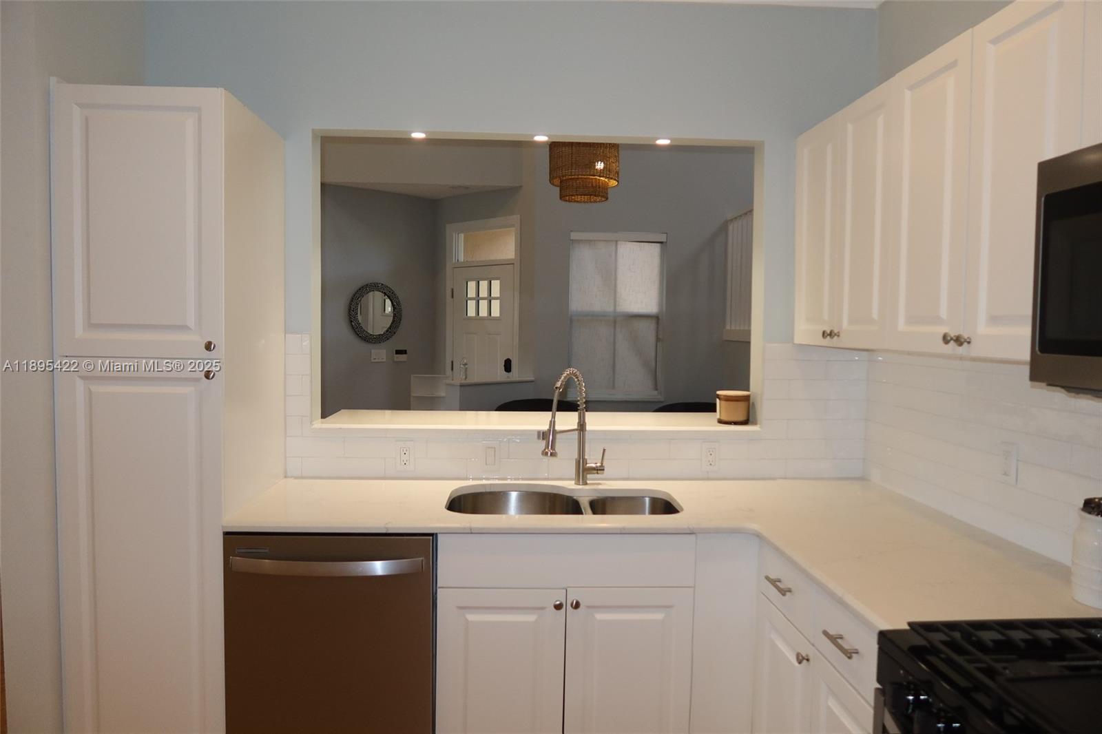 IBIS GOLF AND COUNTRY CLU - Residential Lease