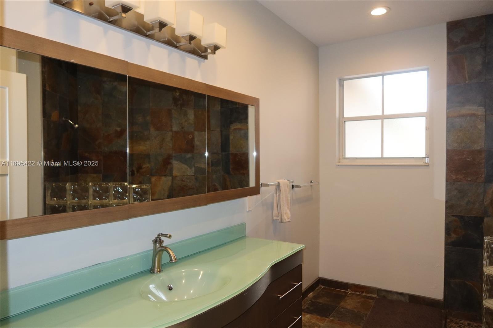 IBIS GOLF AND COUNTRY CLU - Residential Lease