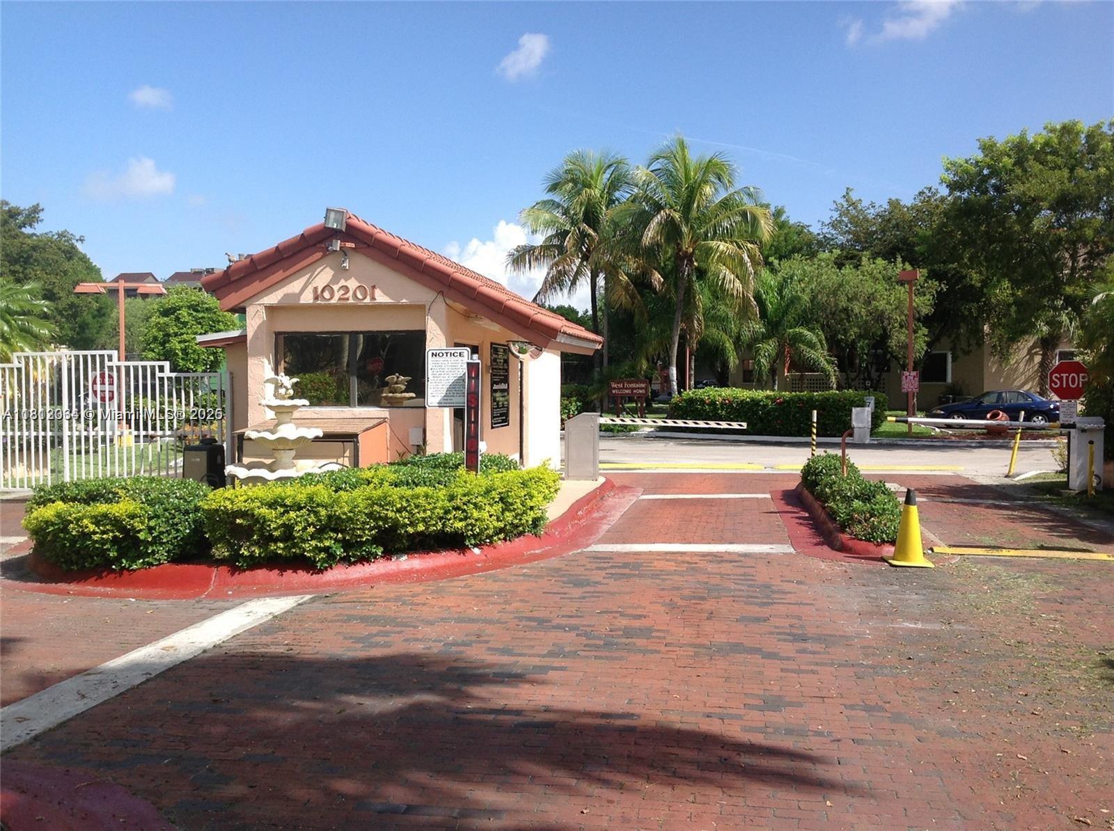 10233 NW 9th St Cir 203-1