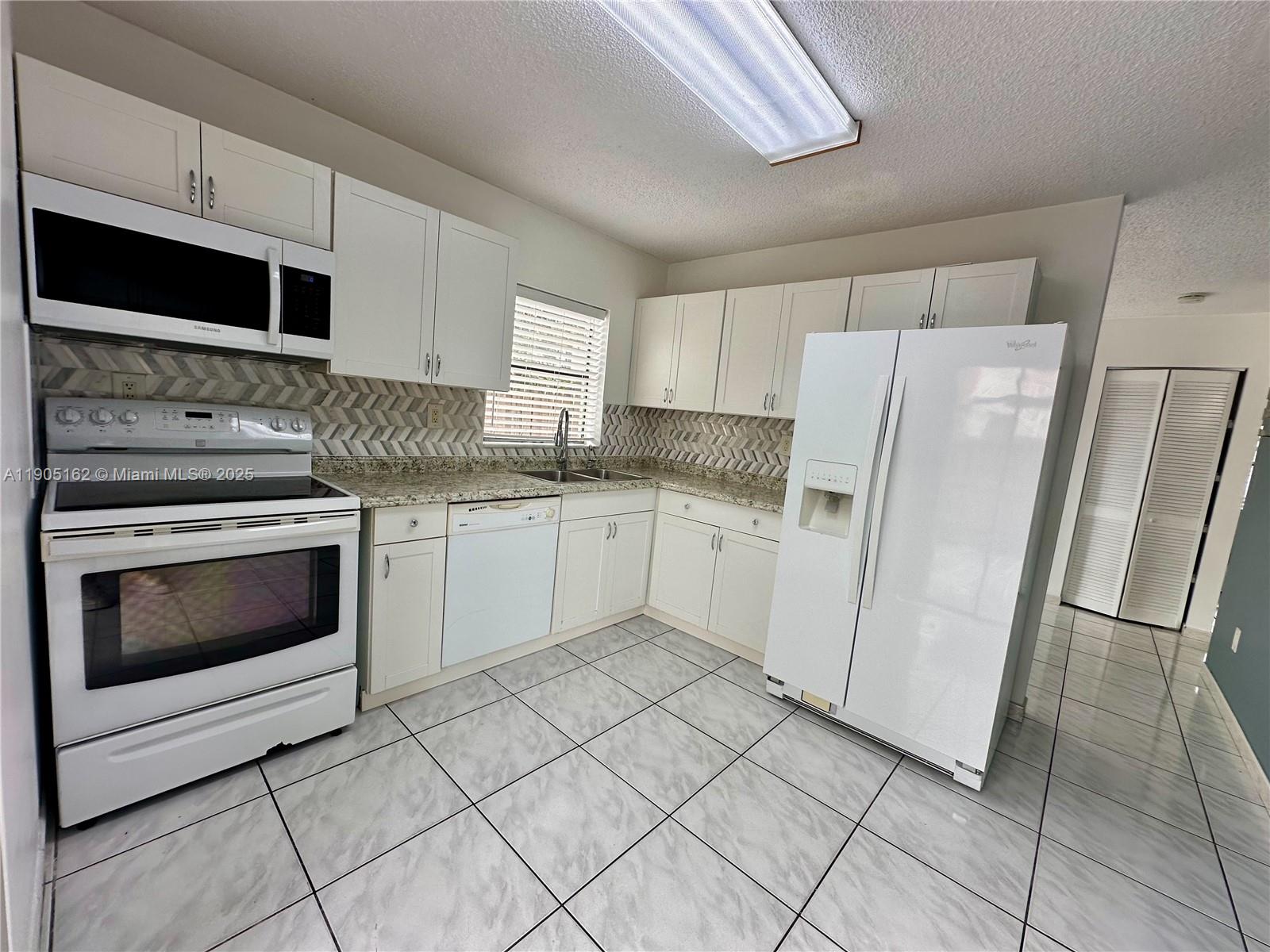 WOODGATE NORTH - Residential Lease