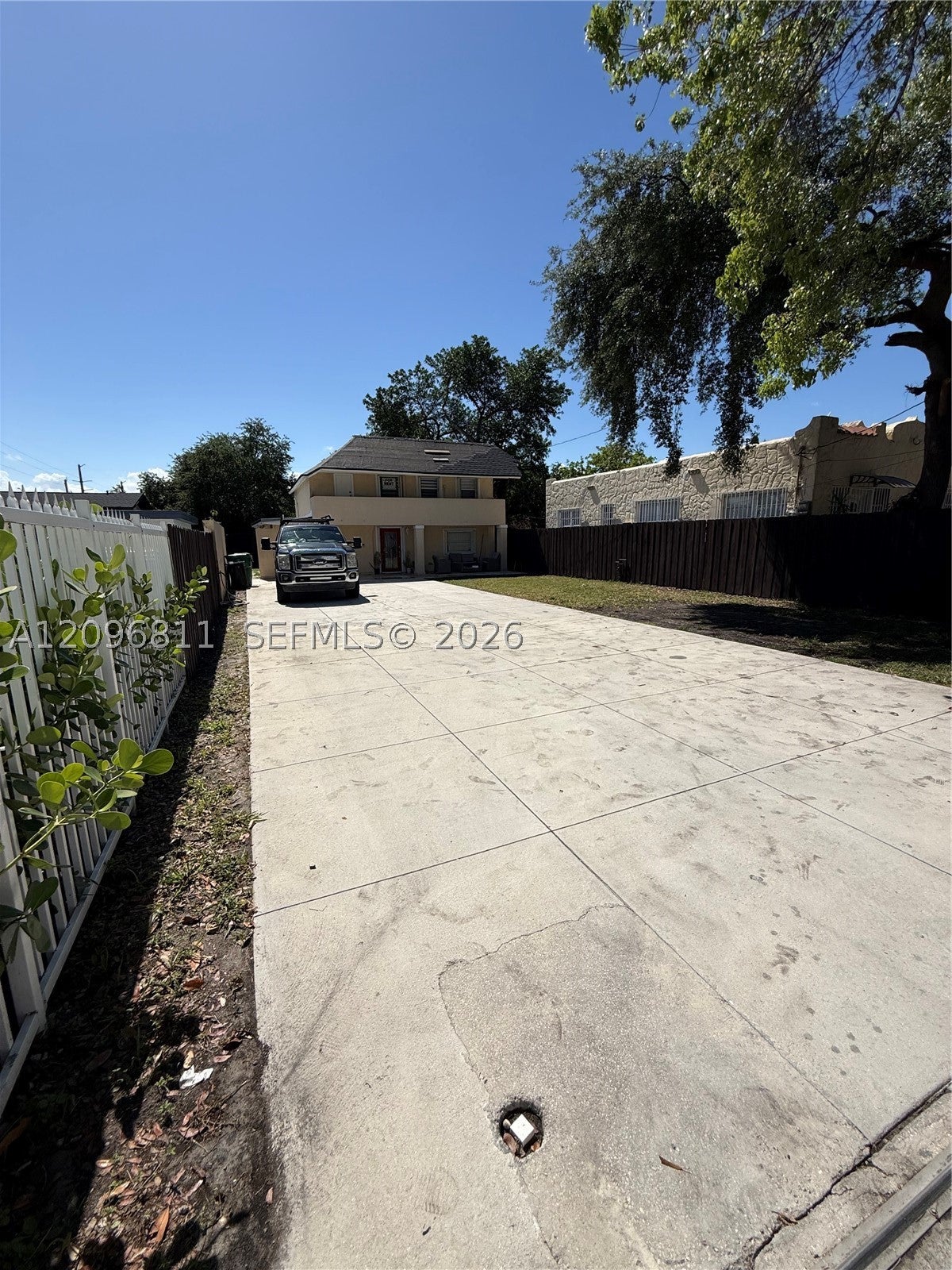 6716 NW 6th Ave