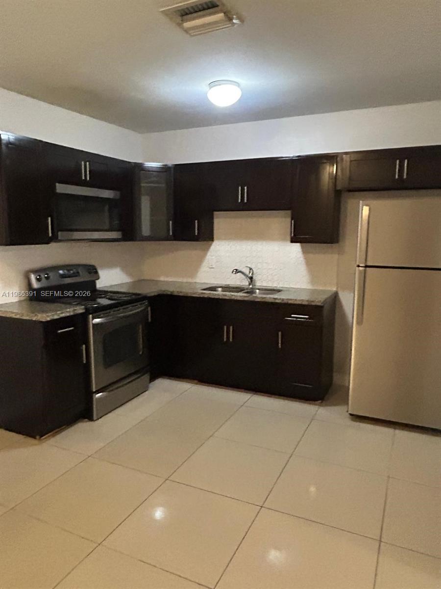 LAUDERDALE NORTH PARK SEC - Residential Lease