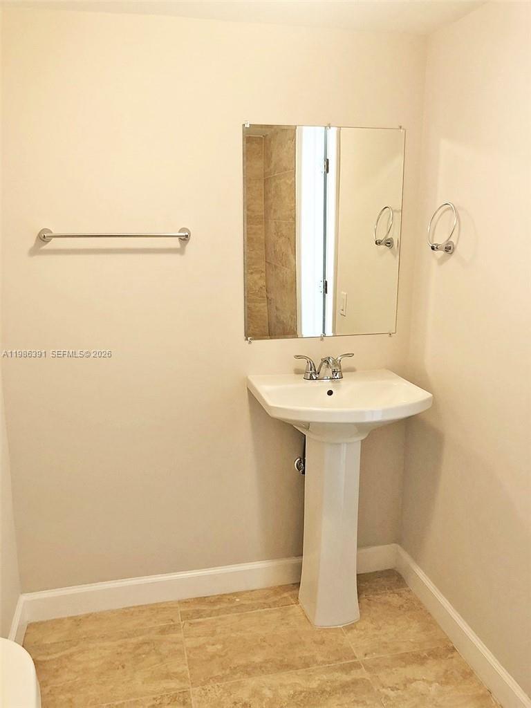 LAUDERDALE NORTH PARK SEC - Residential Lease