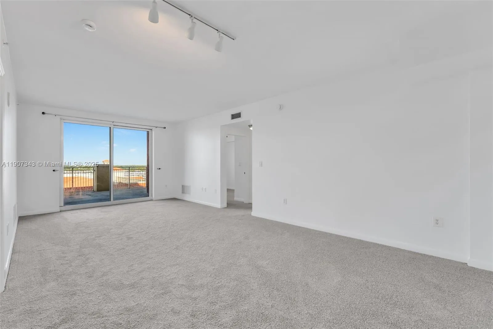 Miami, Florida 33156, United States, 2 Bedrooms Bedrooms, ,2 BathroomsBathrooms,Residential,Active,237755