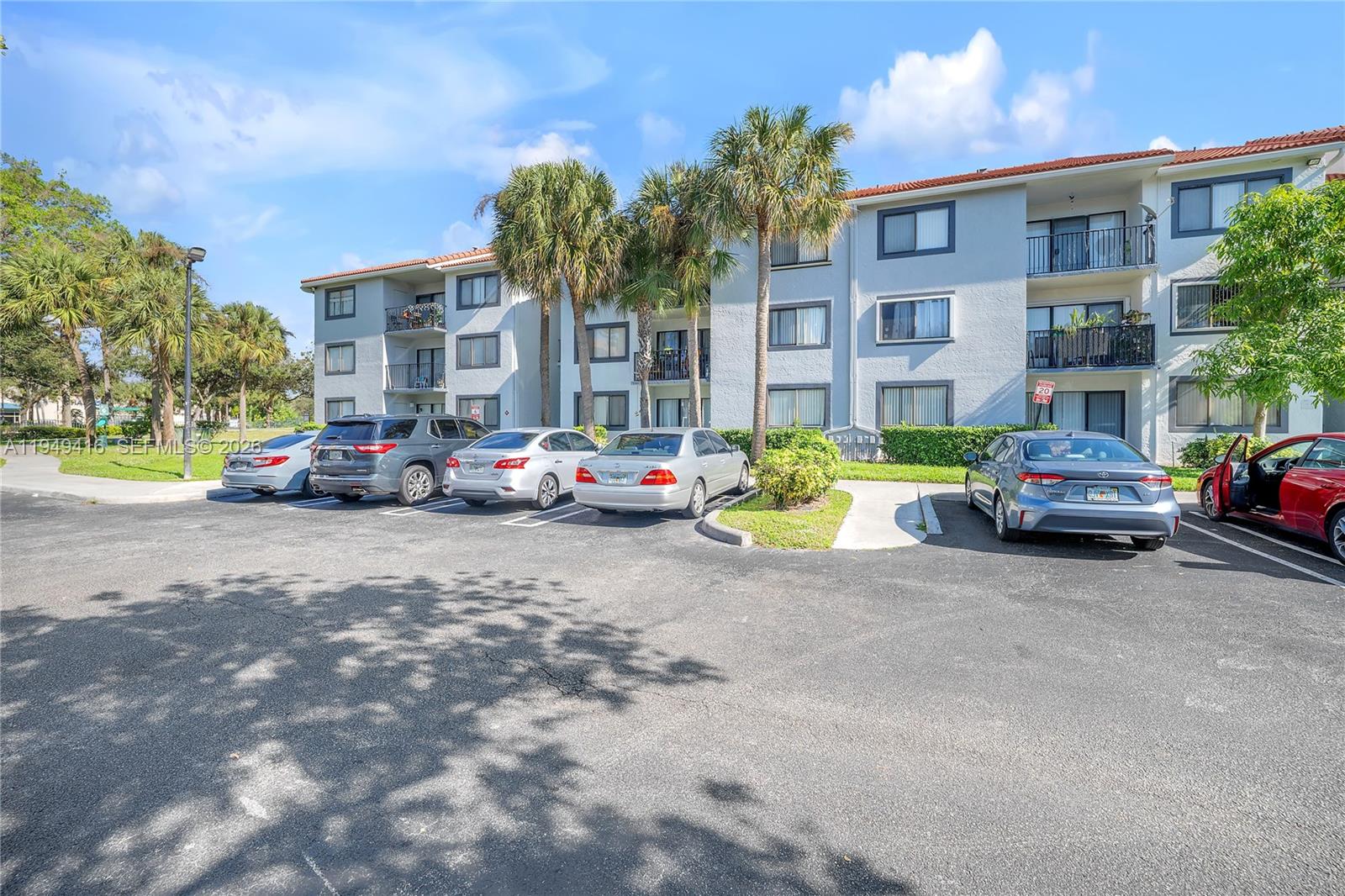 VISCONTI CONDO - Residential