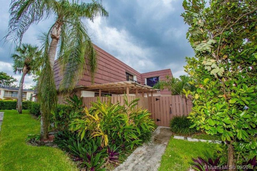 Upgraded property in Woodland Lake Estates is ready to move in! Home features remodeled kitchen (granite countertops, new stainless steel appliances, wood cabinets), wood floors, crown moulding, fresh paint and so much more. Make this your home today!