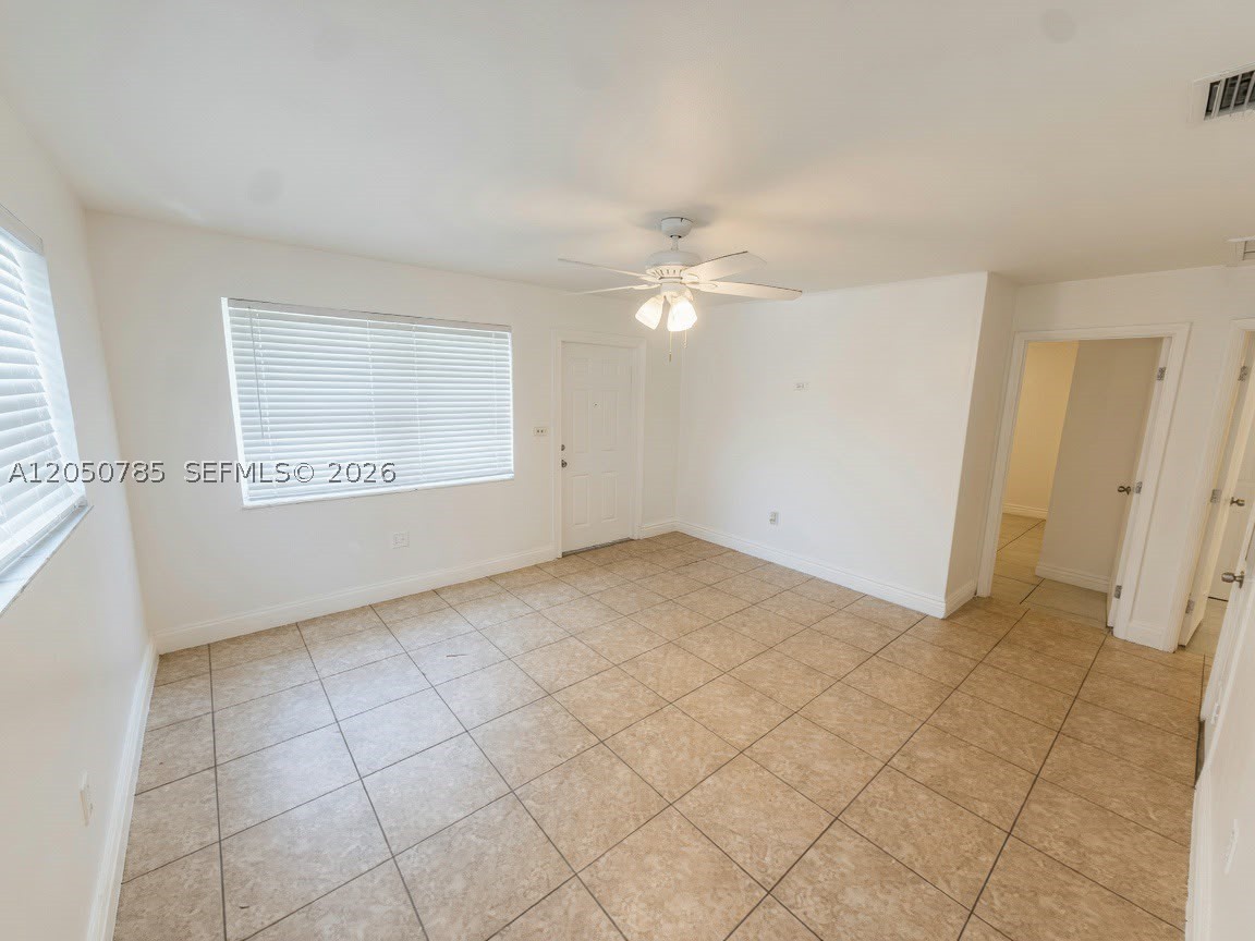 2633 NW 9th Ave 1-2