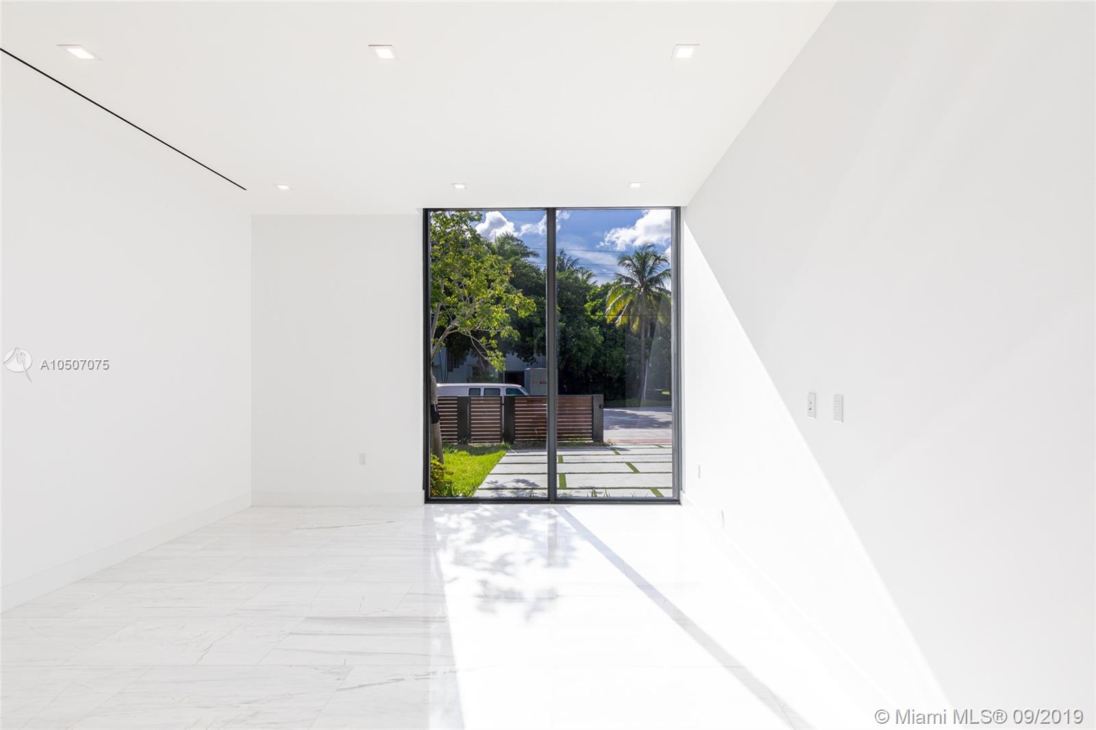 NAUTILUS EXTENSION 3RD - Residential