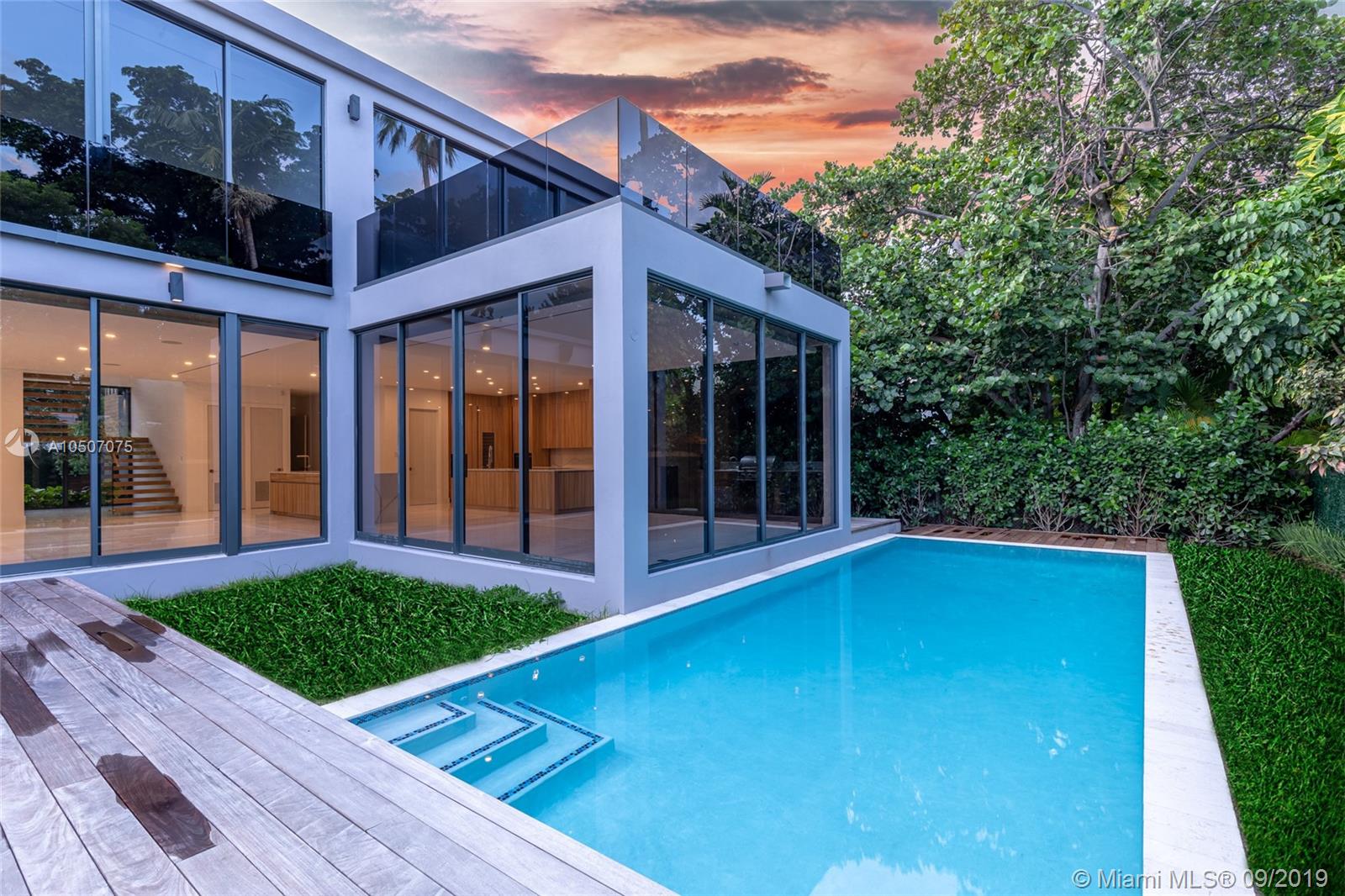NAUTILUS EXTENSION 3RD - Residential