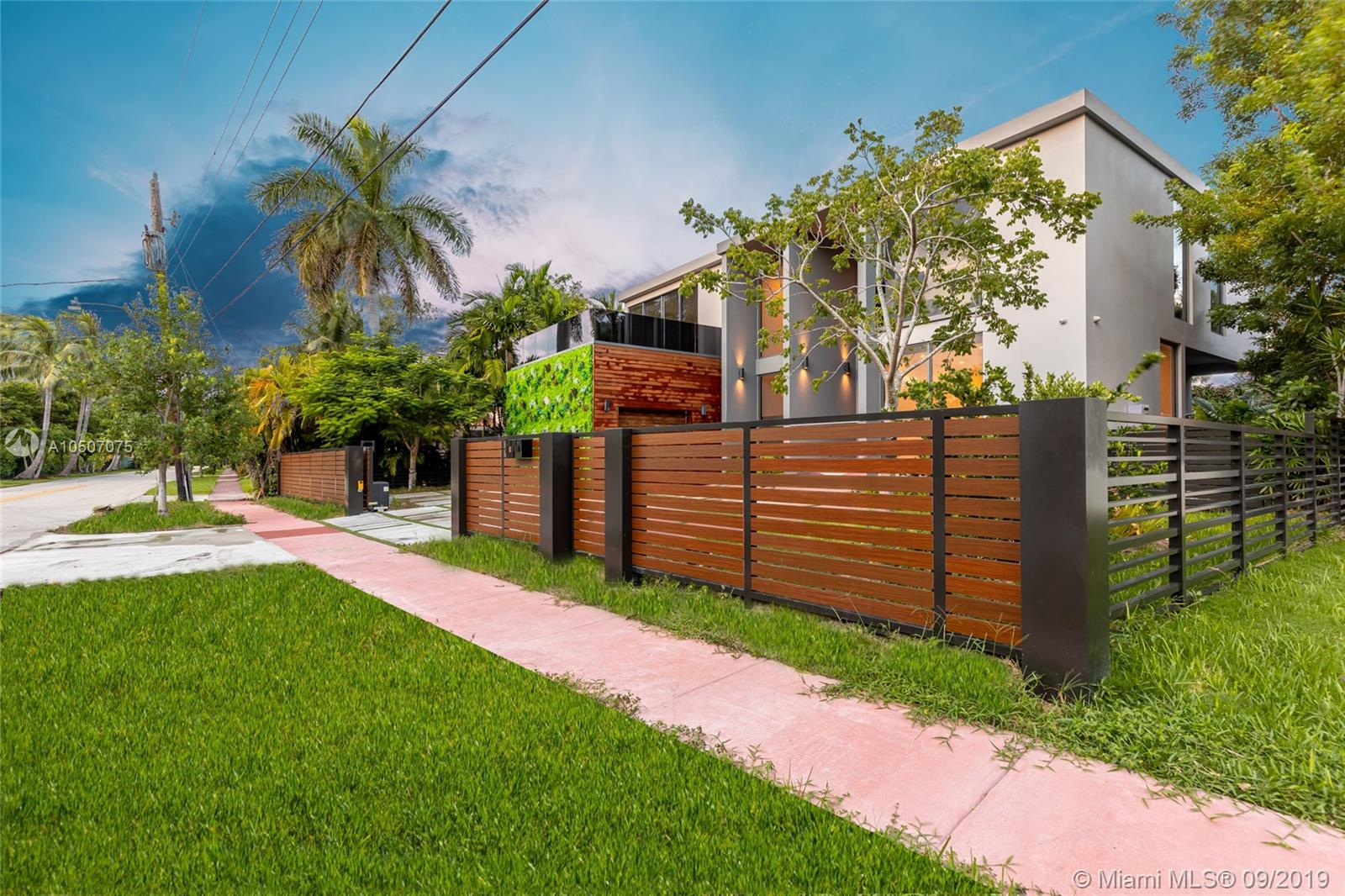 NAUTILUS EXTENSION 3RD - Residential