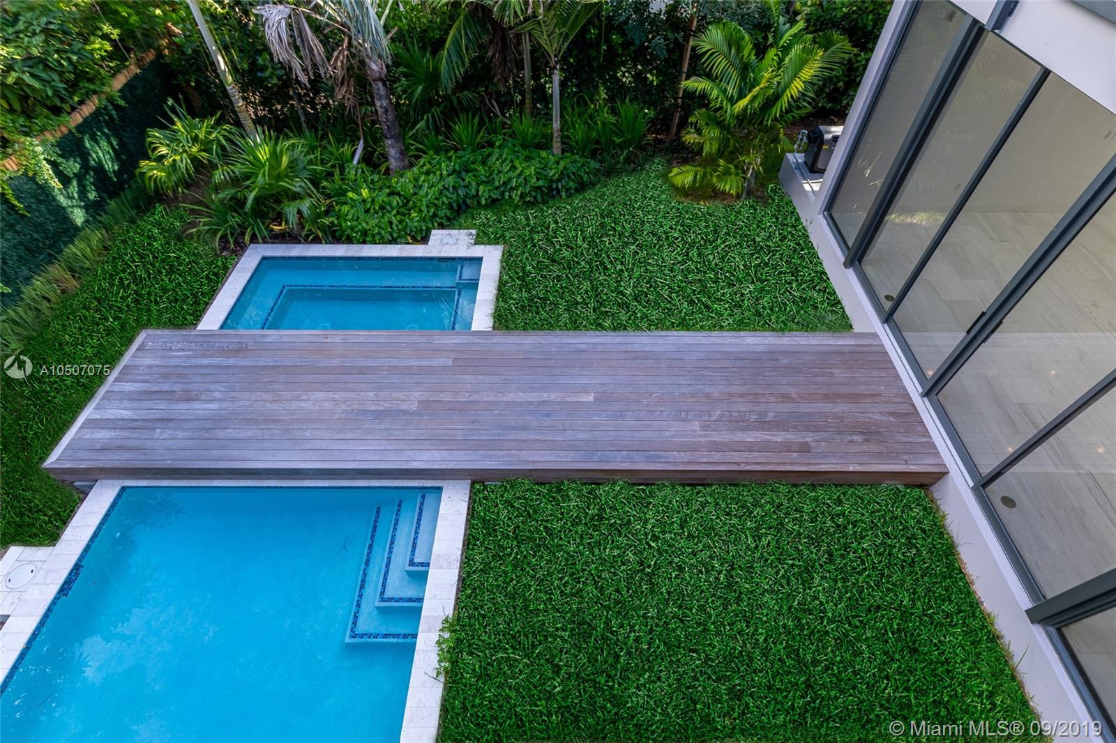 NAUTILUS EXTENSION 3RD - Residential