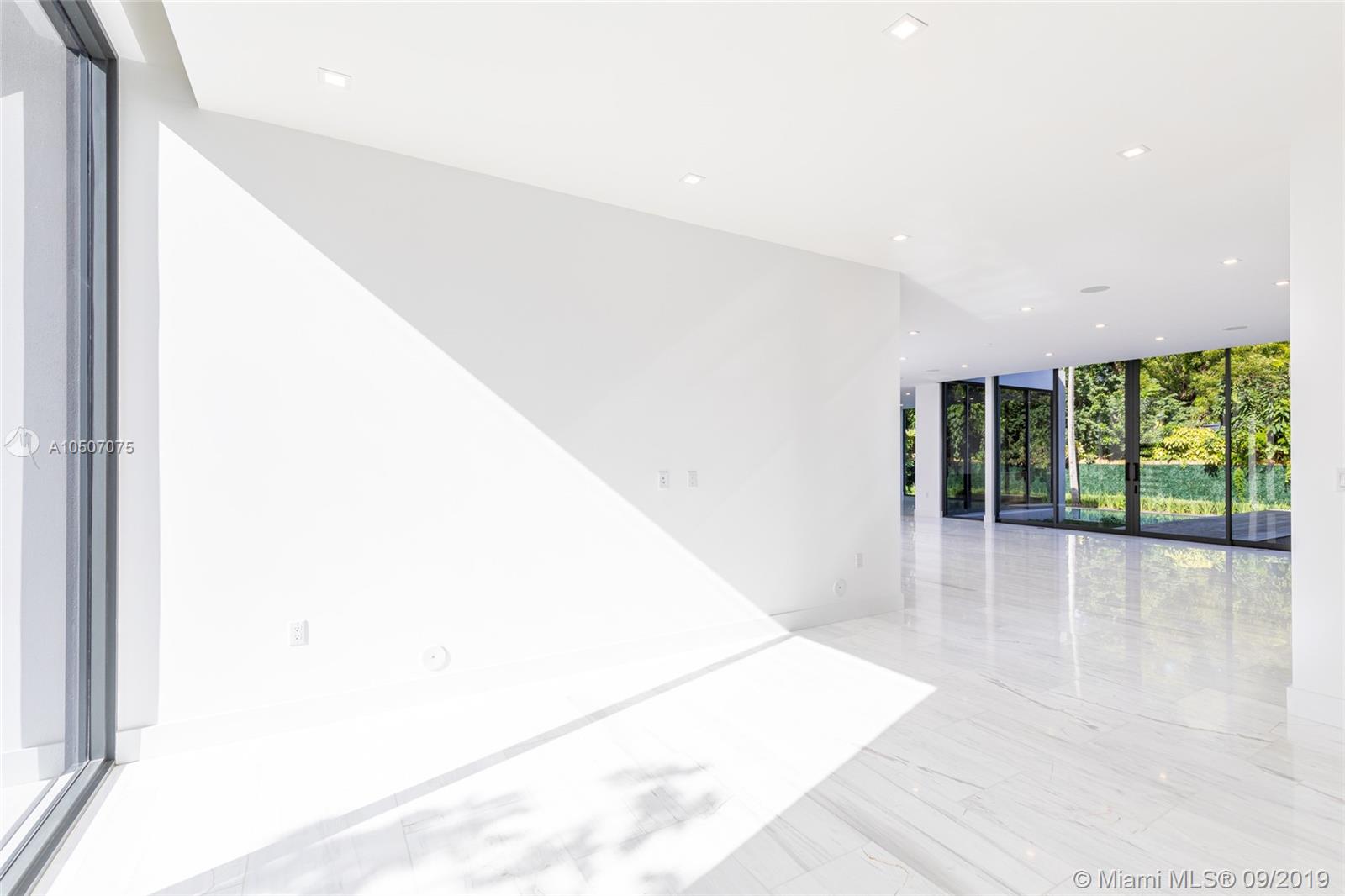 NAUTILUS EXTENSION 3RD - Residential