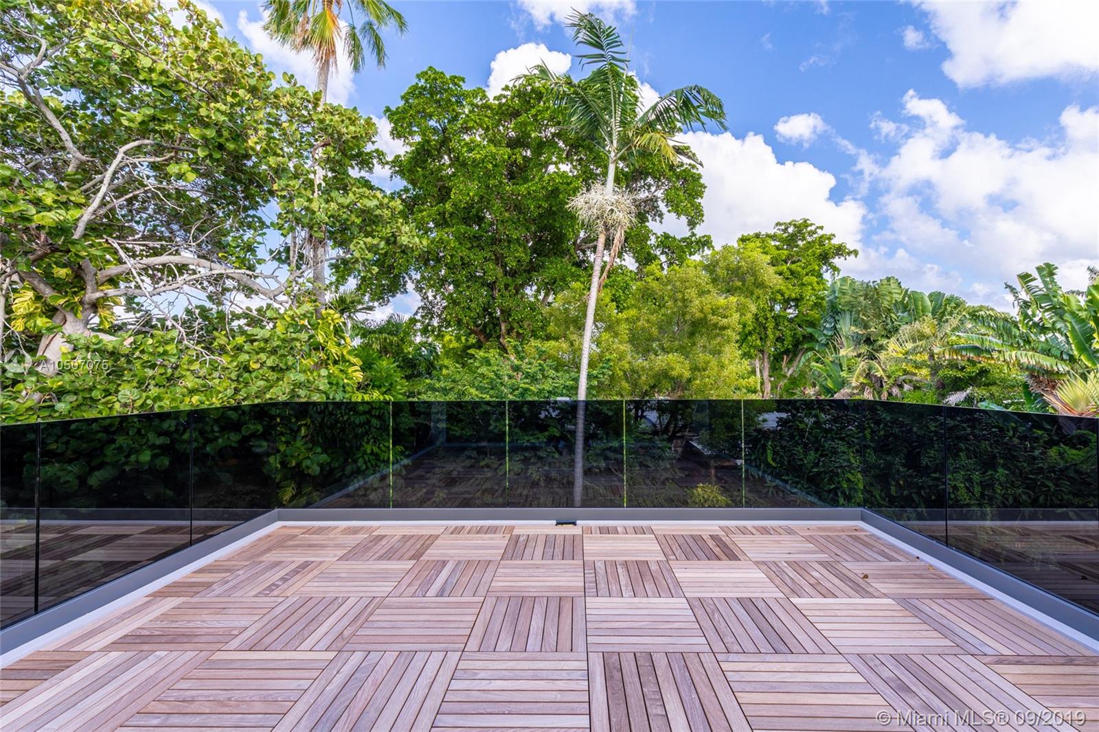NAUTILUS EXTENSION 3RD - Residential