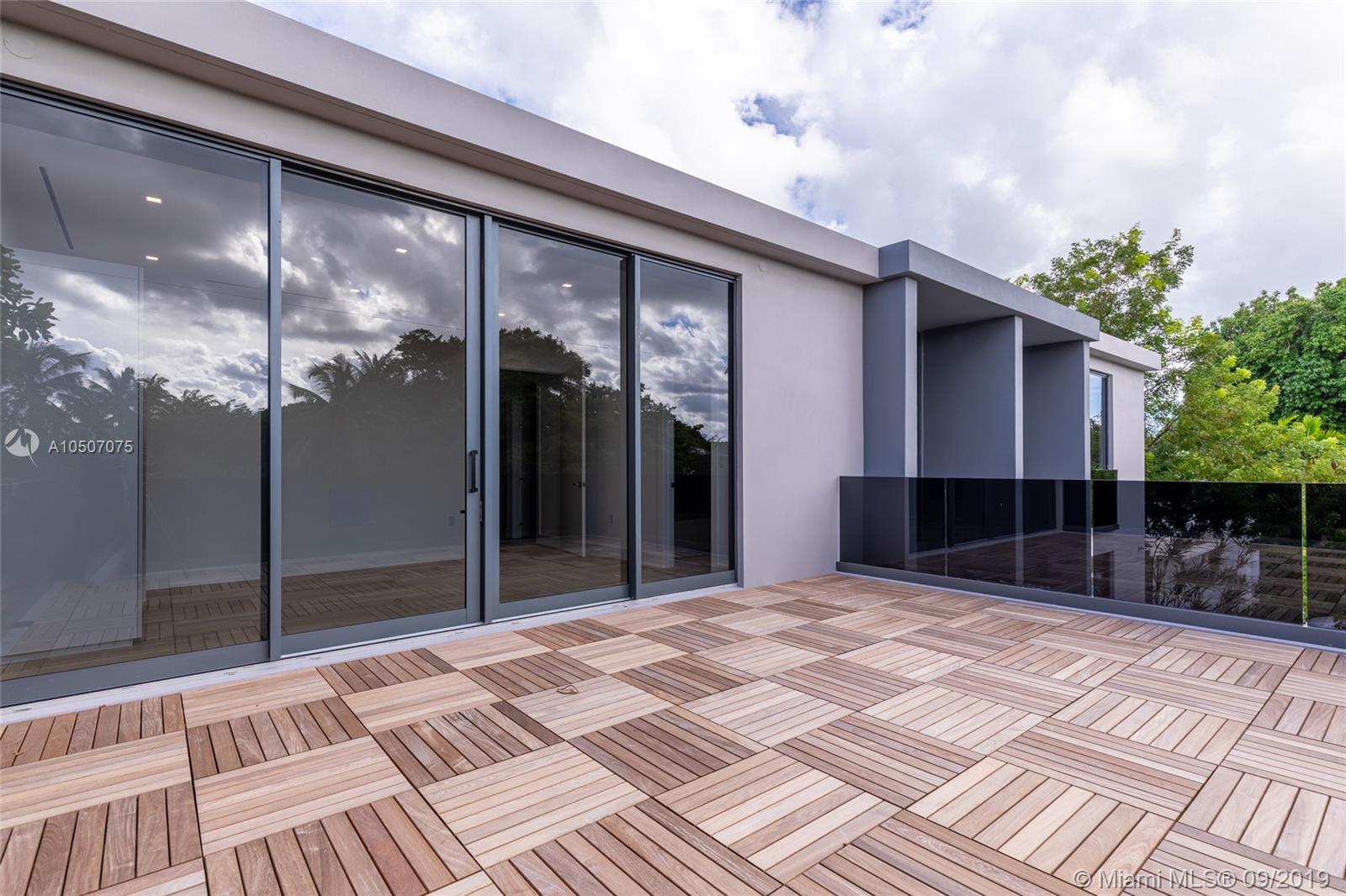 NAUTILUS EXTENSION 3RD - Residential