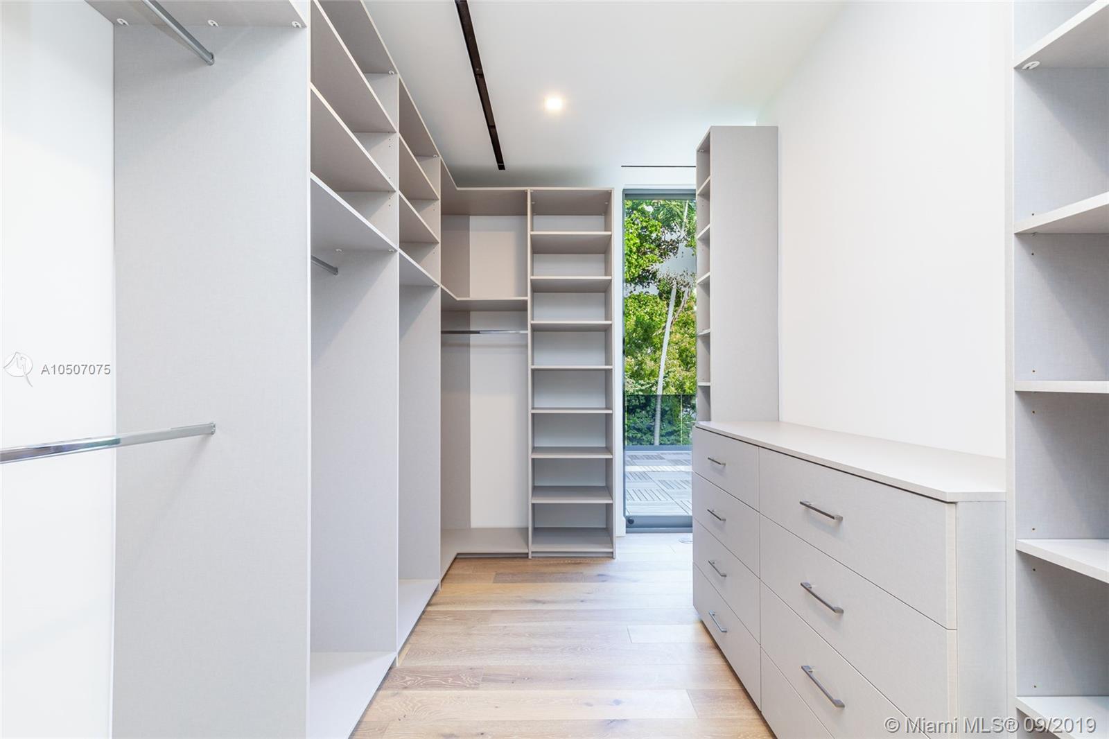 NAUTILUS EXTENSION 3RD - Residential
