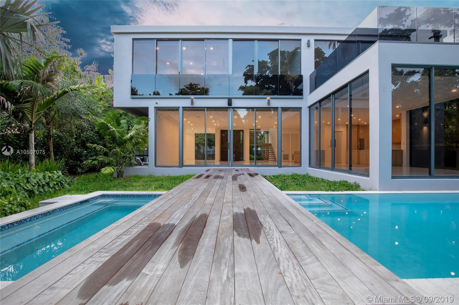 NAUTILUS EXTENSION 3RD - Residential