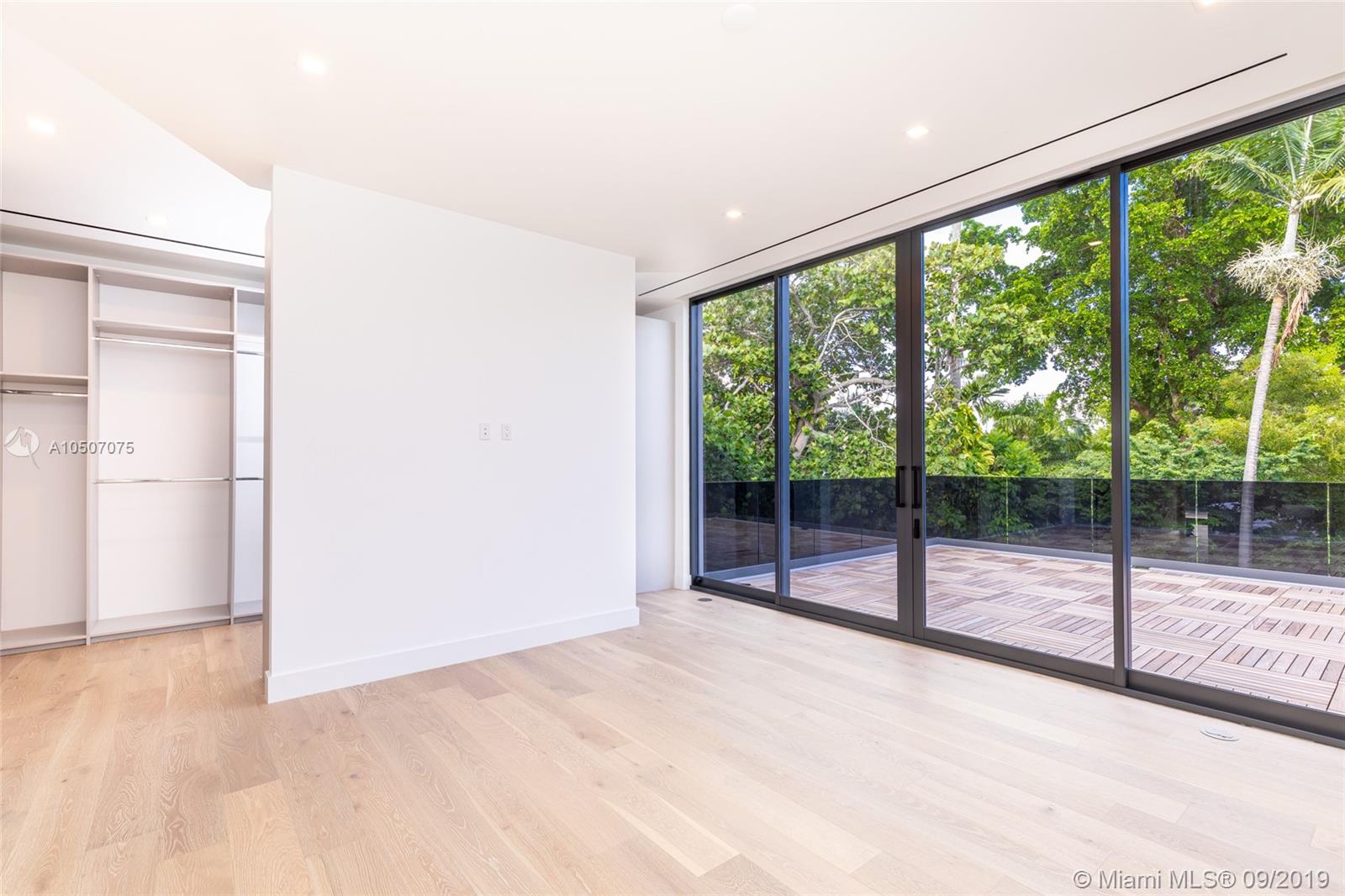 NAUTILUS EXTENSION 3RD - Residential