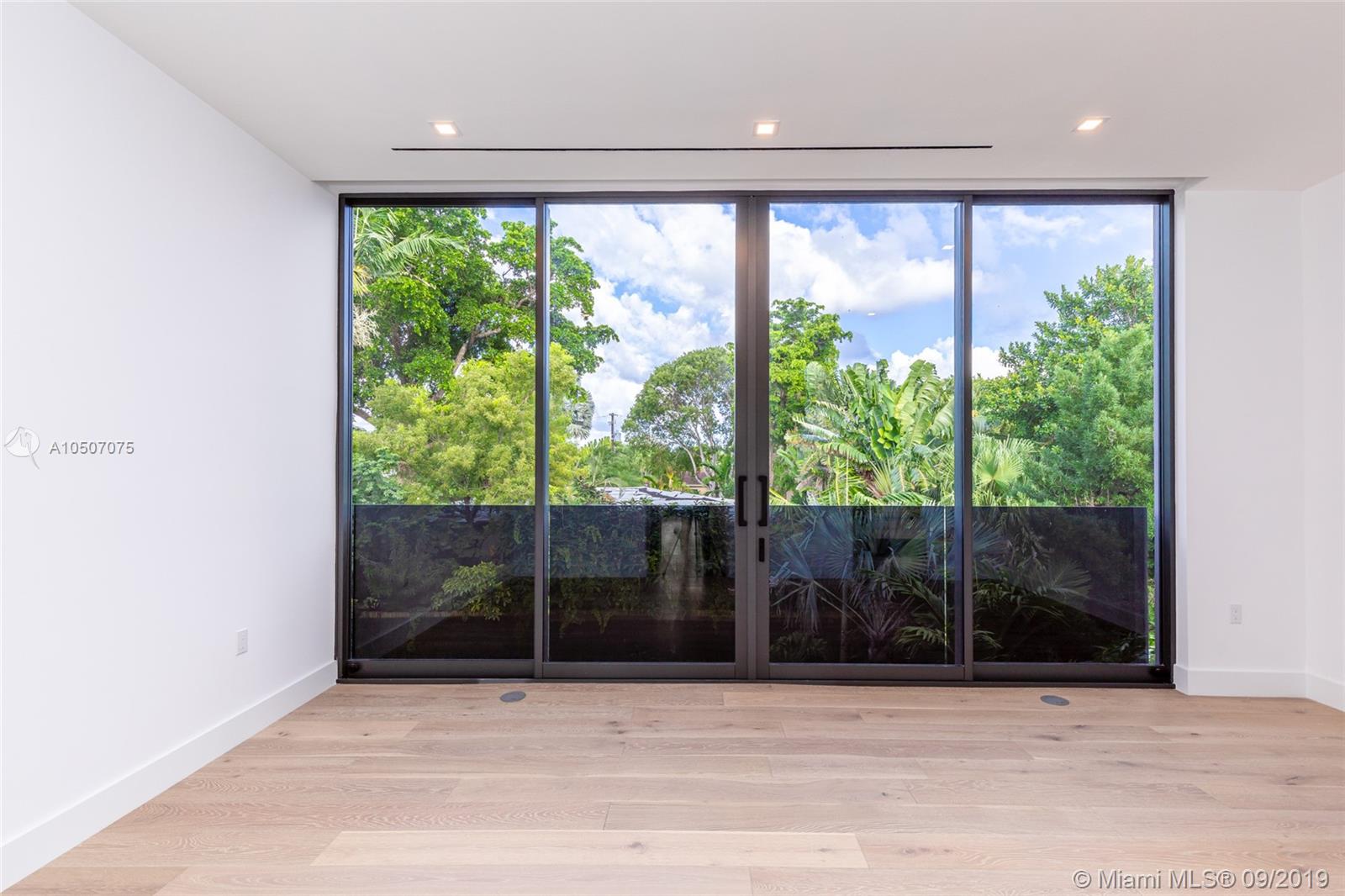NAUTILUS EXTENSION 3RD - Residential