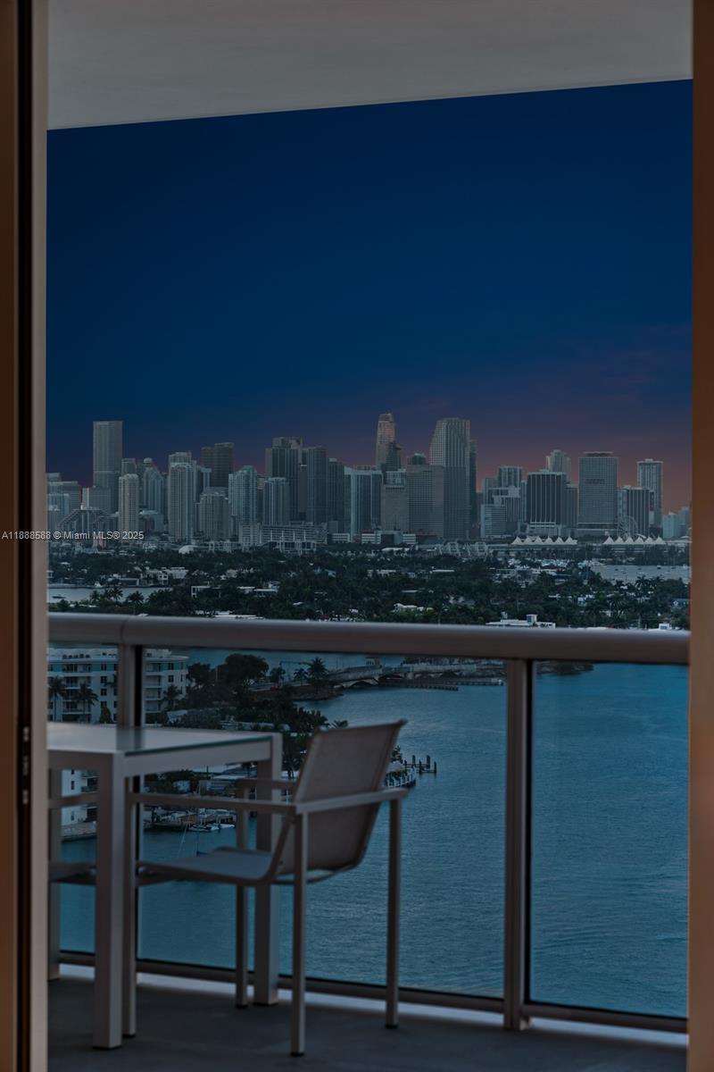 SUNSET HARBOUR NORTH COND - Residential Lease