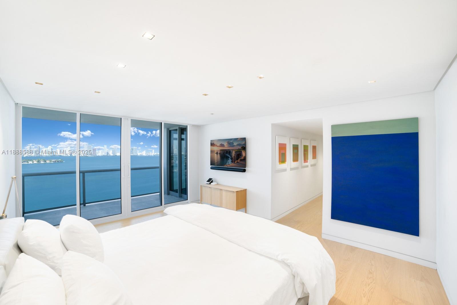 SUNSET HARBOUR NORTH COND - Residential Lease