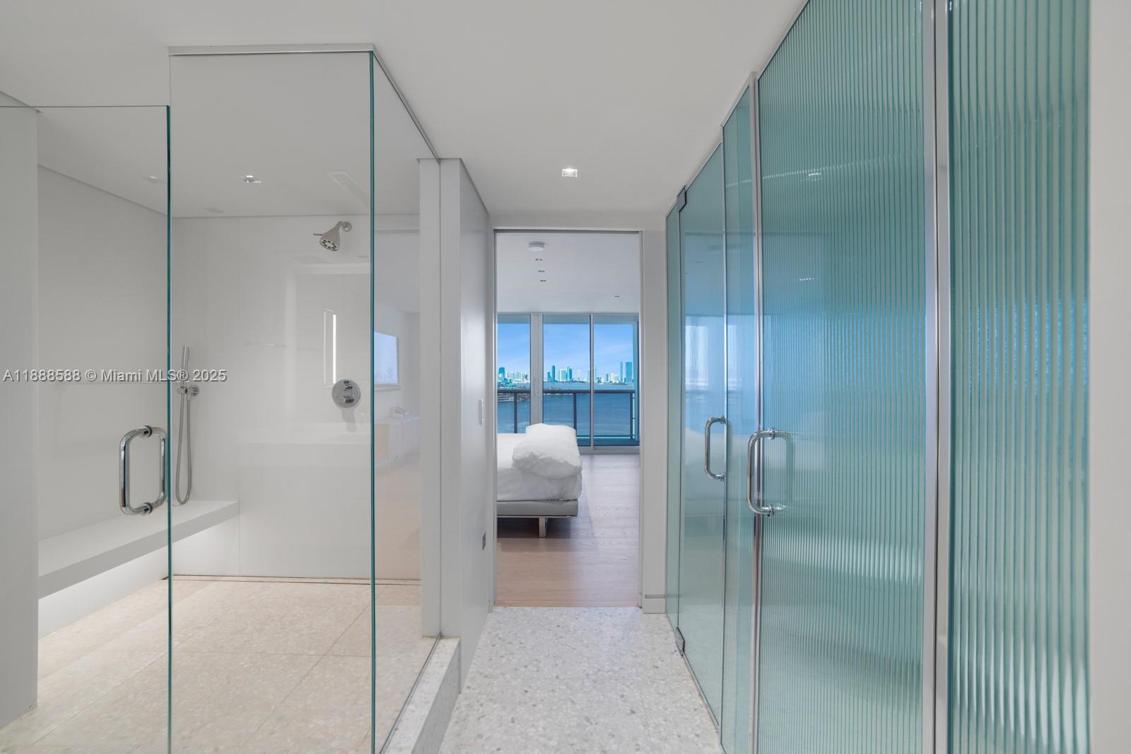 SUNSET HARBOUR NORTH COND - Residential Lease