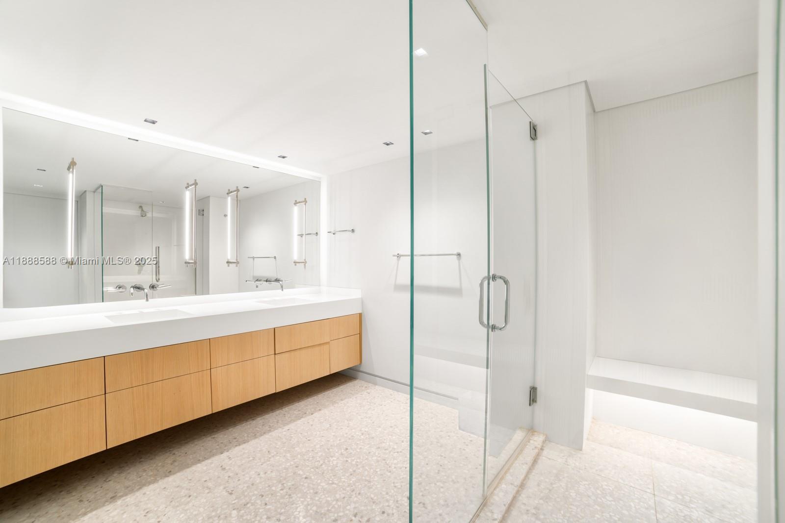 SUNSET HARBOUR NORTH COND - Residential Lease