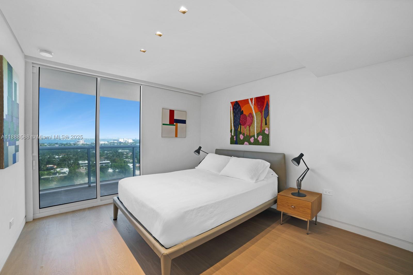 SUNSET HARBOUR NORTH COND - Residential Lease
