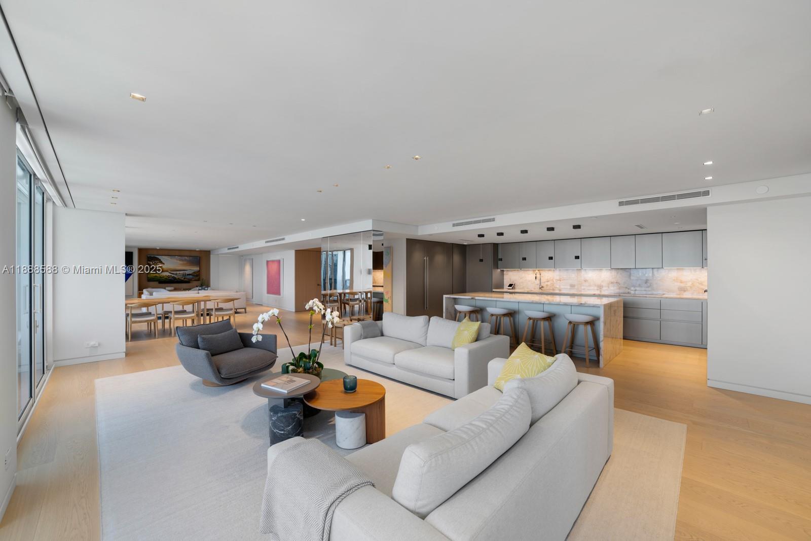 SUNSET HARBOUR NORTH COND - Residential Lease