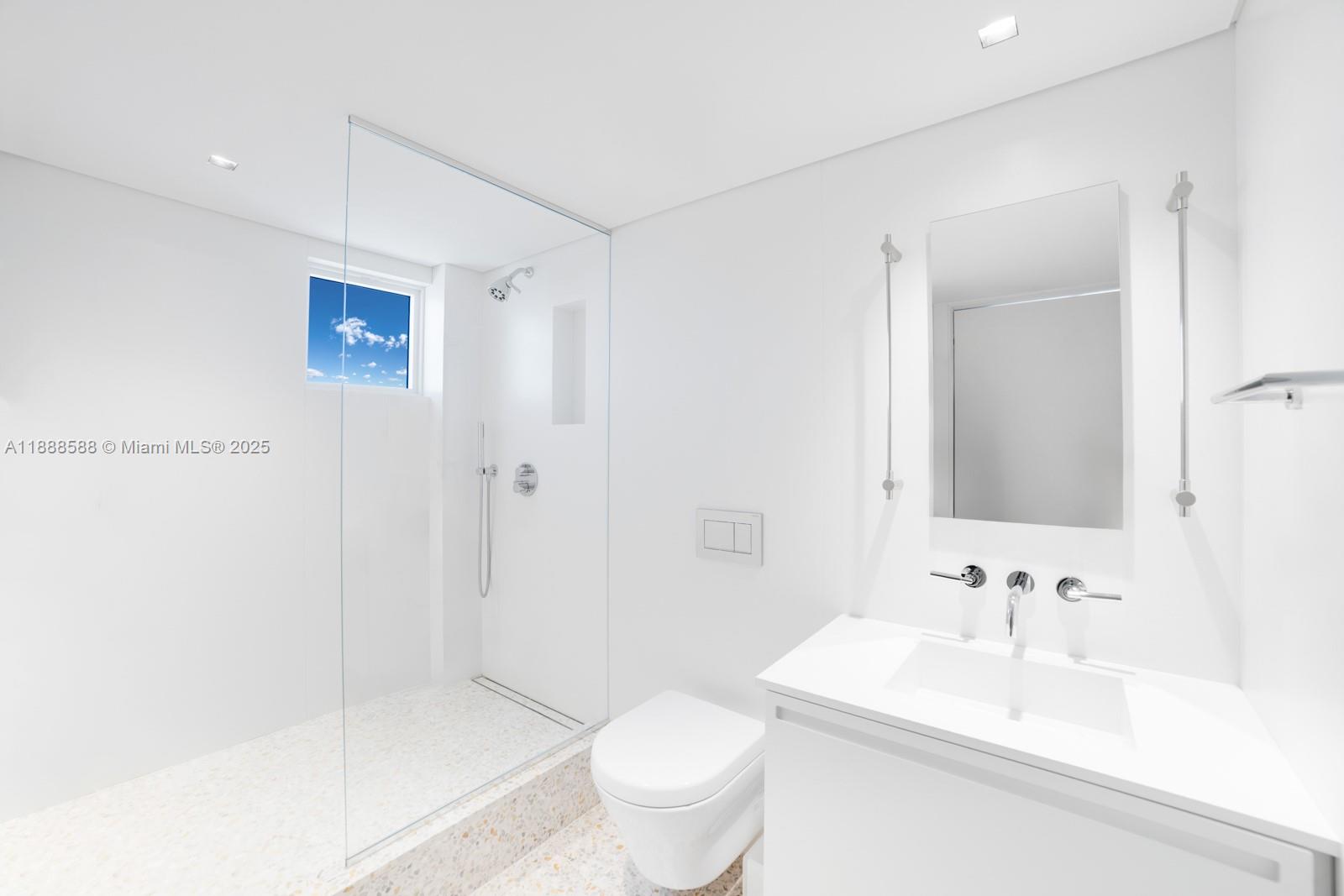 SUNSET HARBOUR NORTH COND - Residential Lease