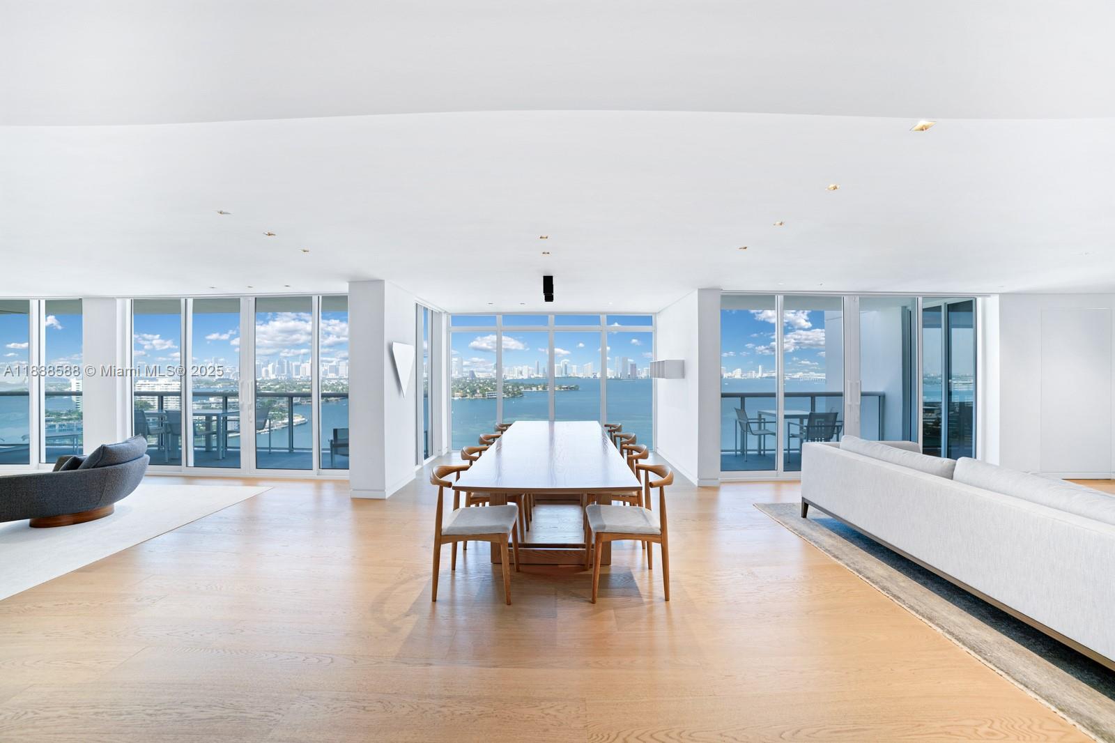 SUNSET HARBOUR NORTH COND - Residential Lease