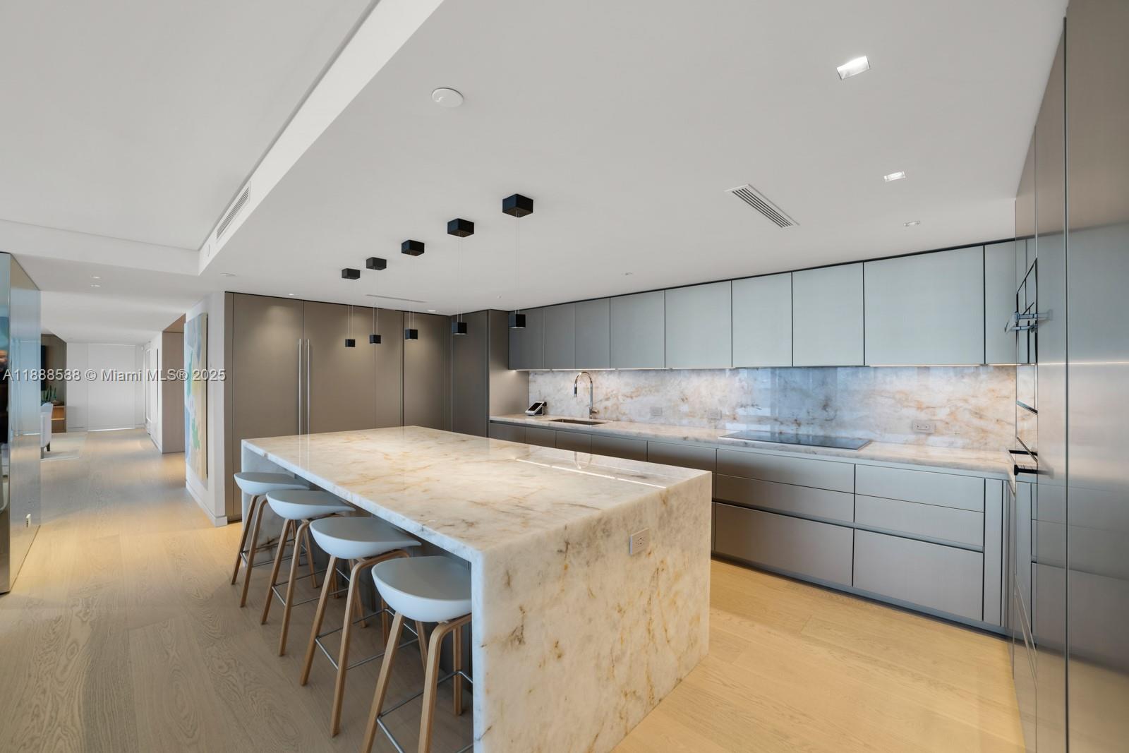 SUNSET HARBOUR NORTH COND - Residential Lease