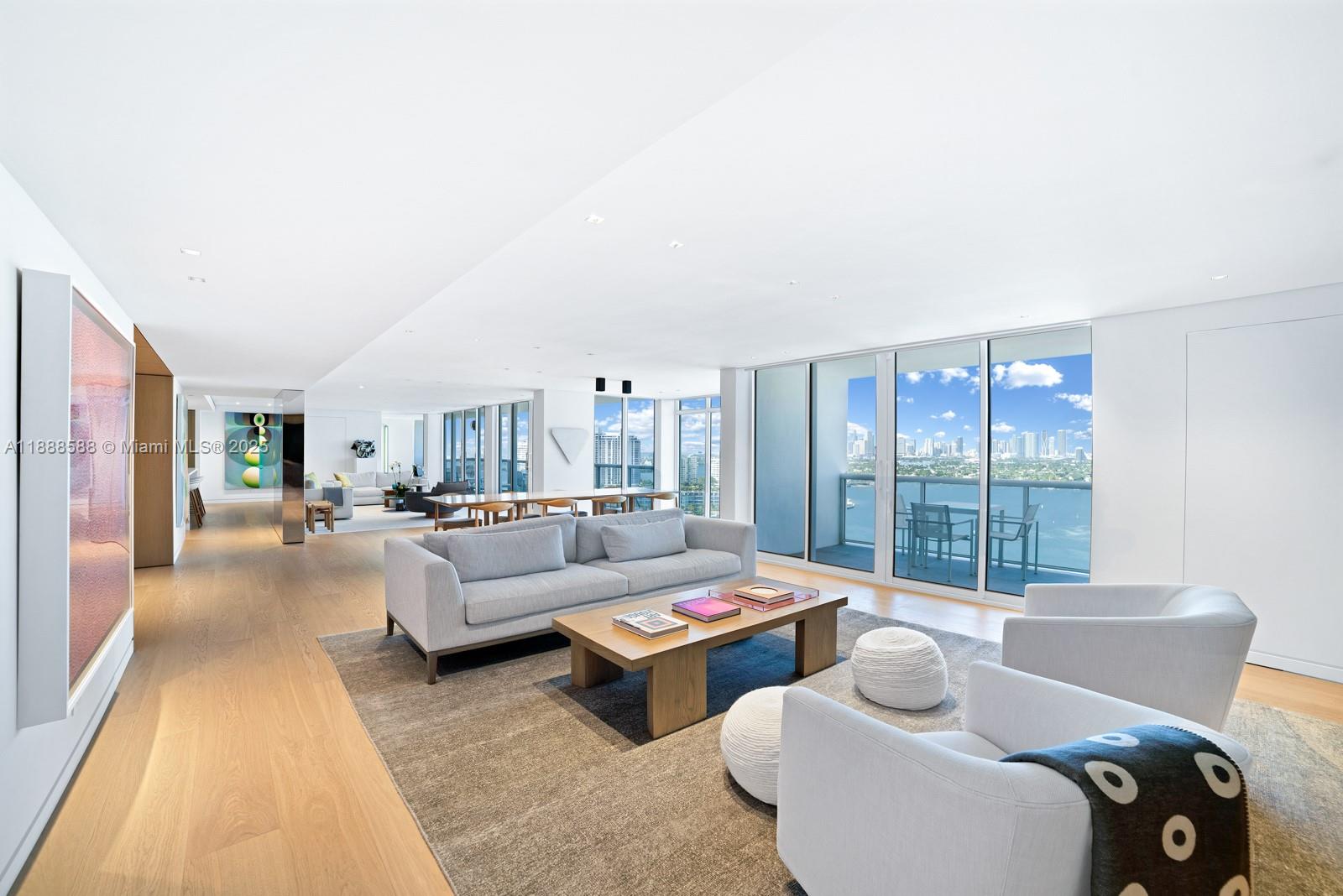 SUNSET HARBOUR NORTH COND - Residential Lease