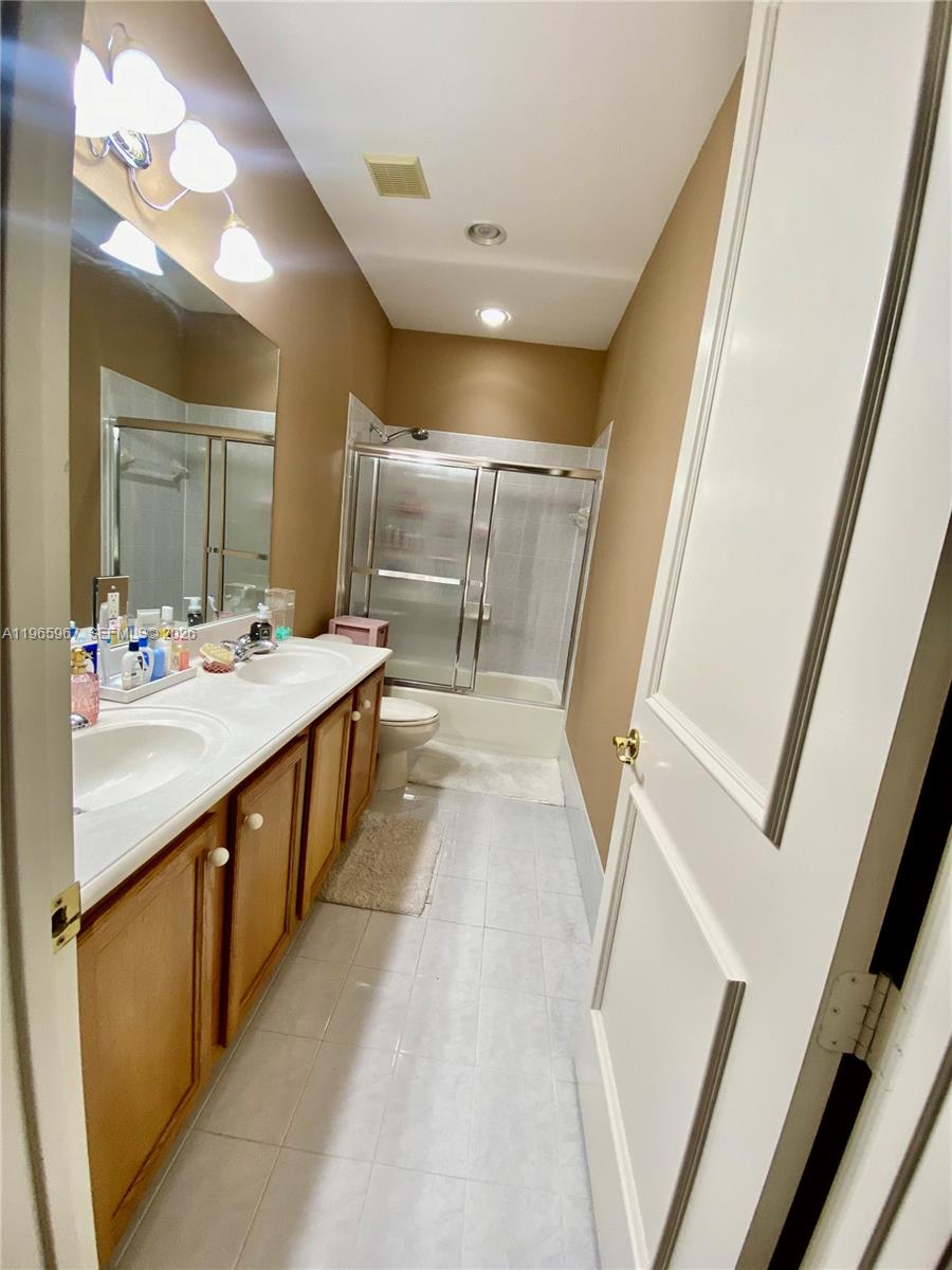 POD 7 AT MONARCH LAKES - Residential