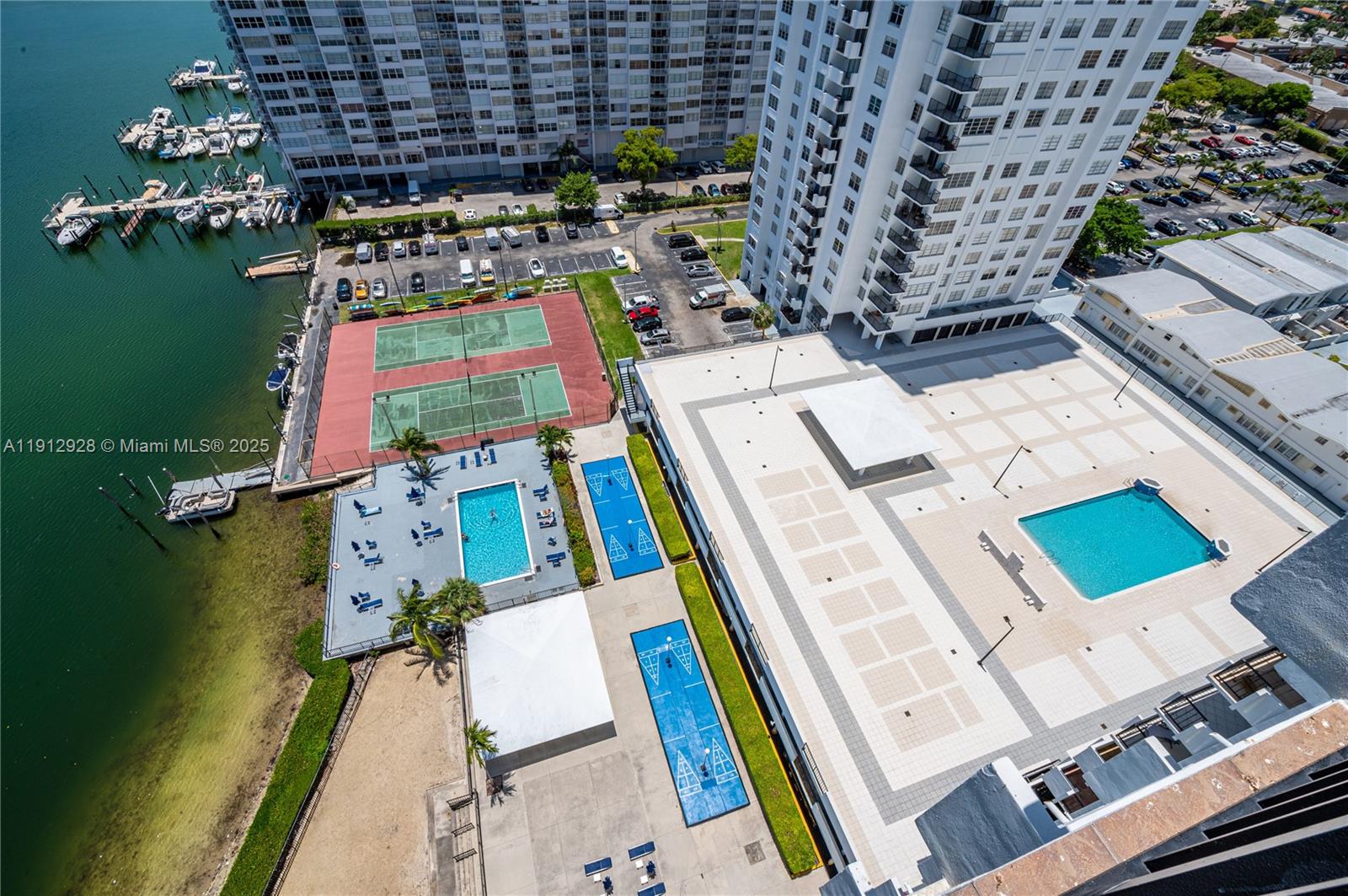 COMMODORE PLAZA CONDO - Residential