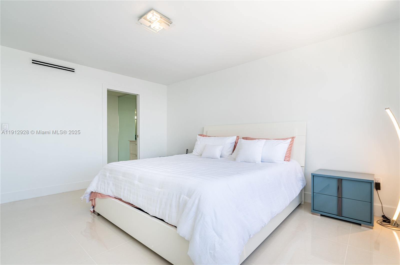 COMMODORE PLAZA CONDO - Residential