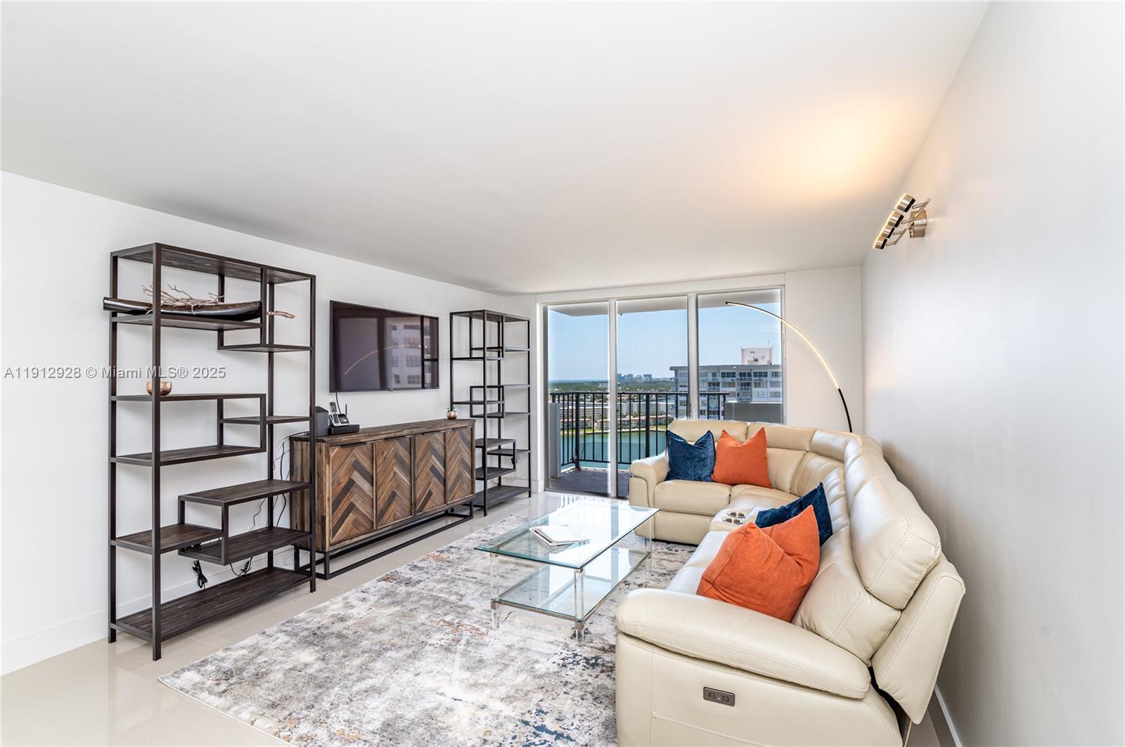 COMMODORE PLAZA CONDO - Residential