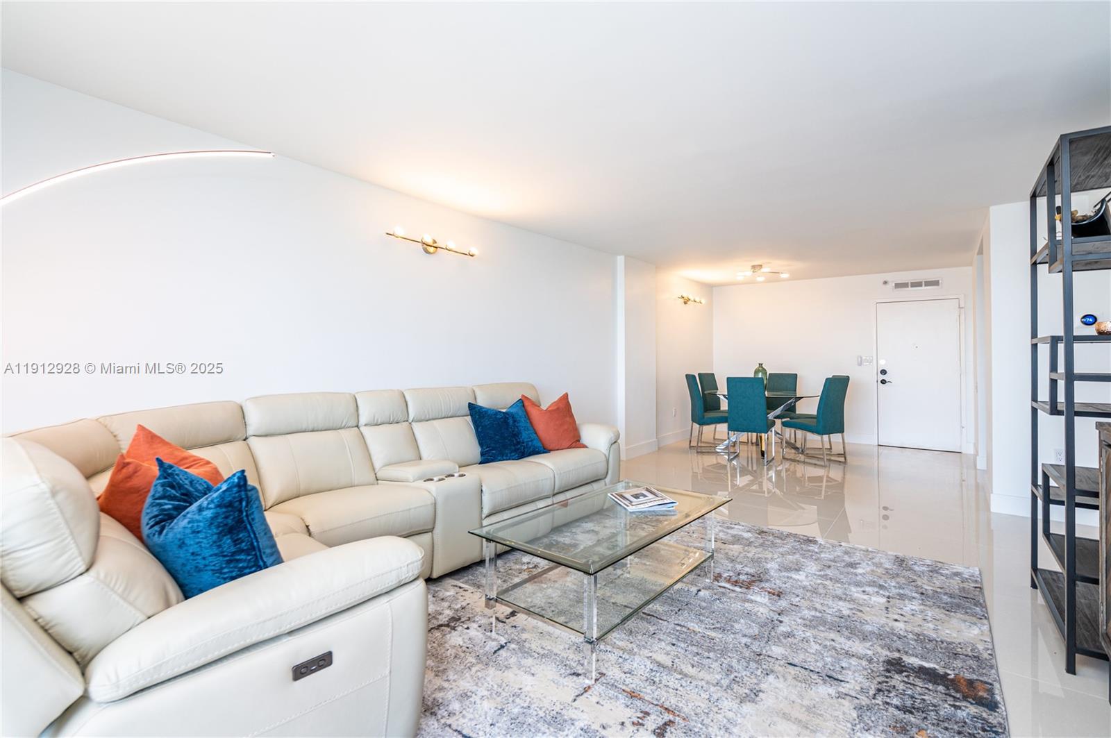 COMMODORE PLAZA CONDO - Residential