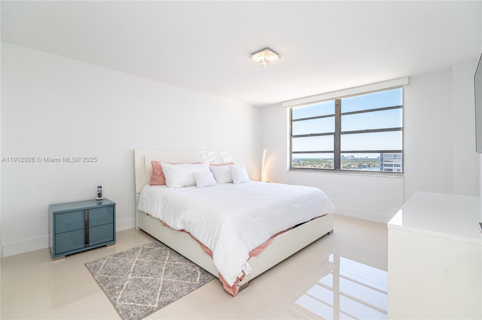 COMMODORE PLAZA CONDO - Residential