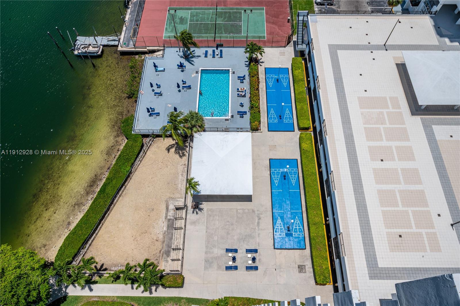 COMMODORE PLAZA CONDO - Residential