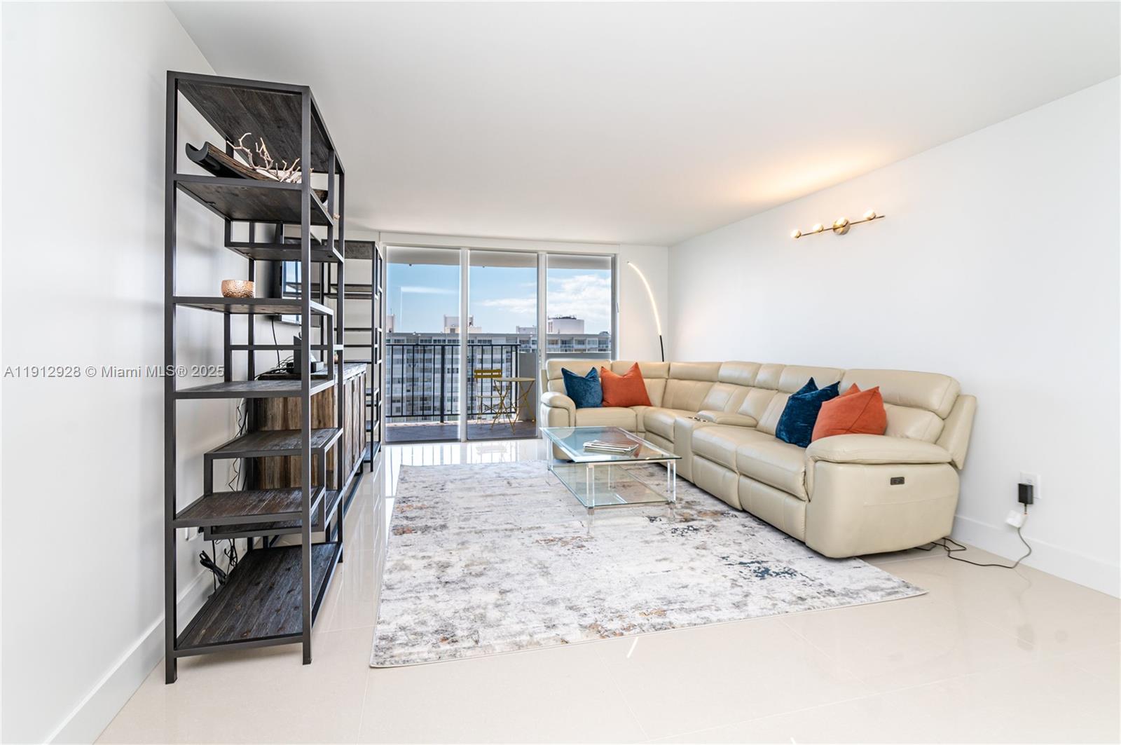 COMMODORE PLAZA CONDO - Residential