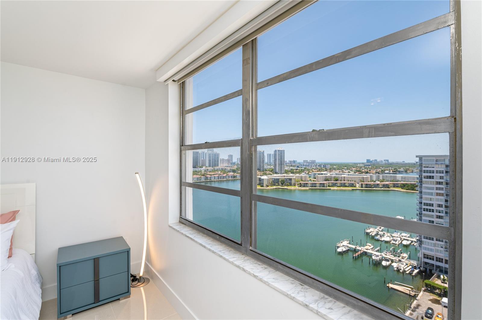 COMMODORE PLAZA CONDO - Residential