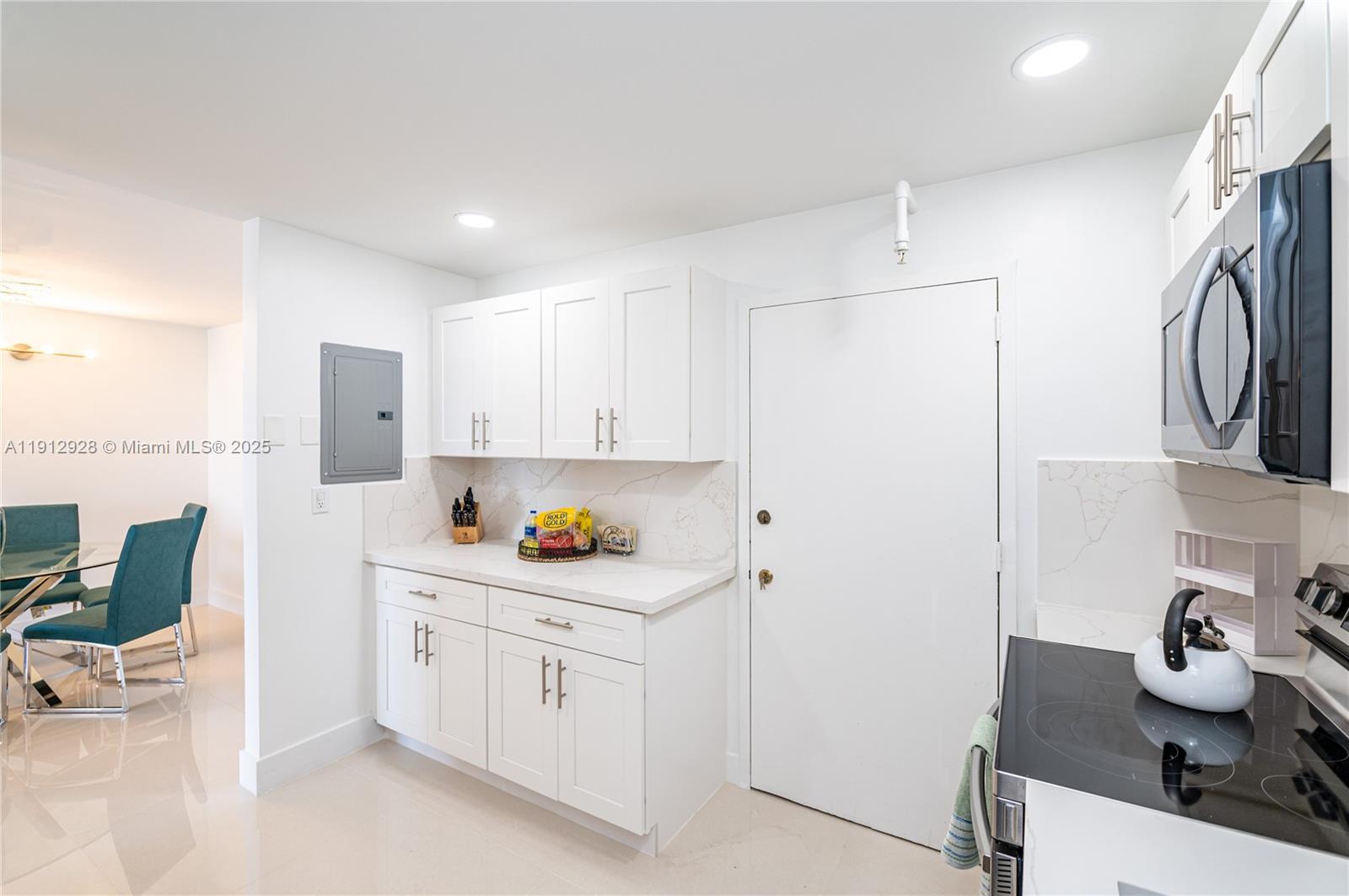 COMMODORE PLAZA CONDO - Residential