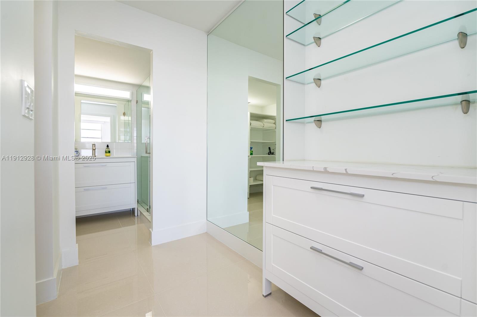 COMMODORE PLAZA CONDO - Residential